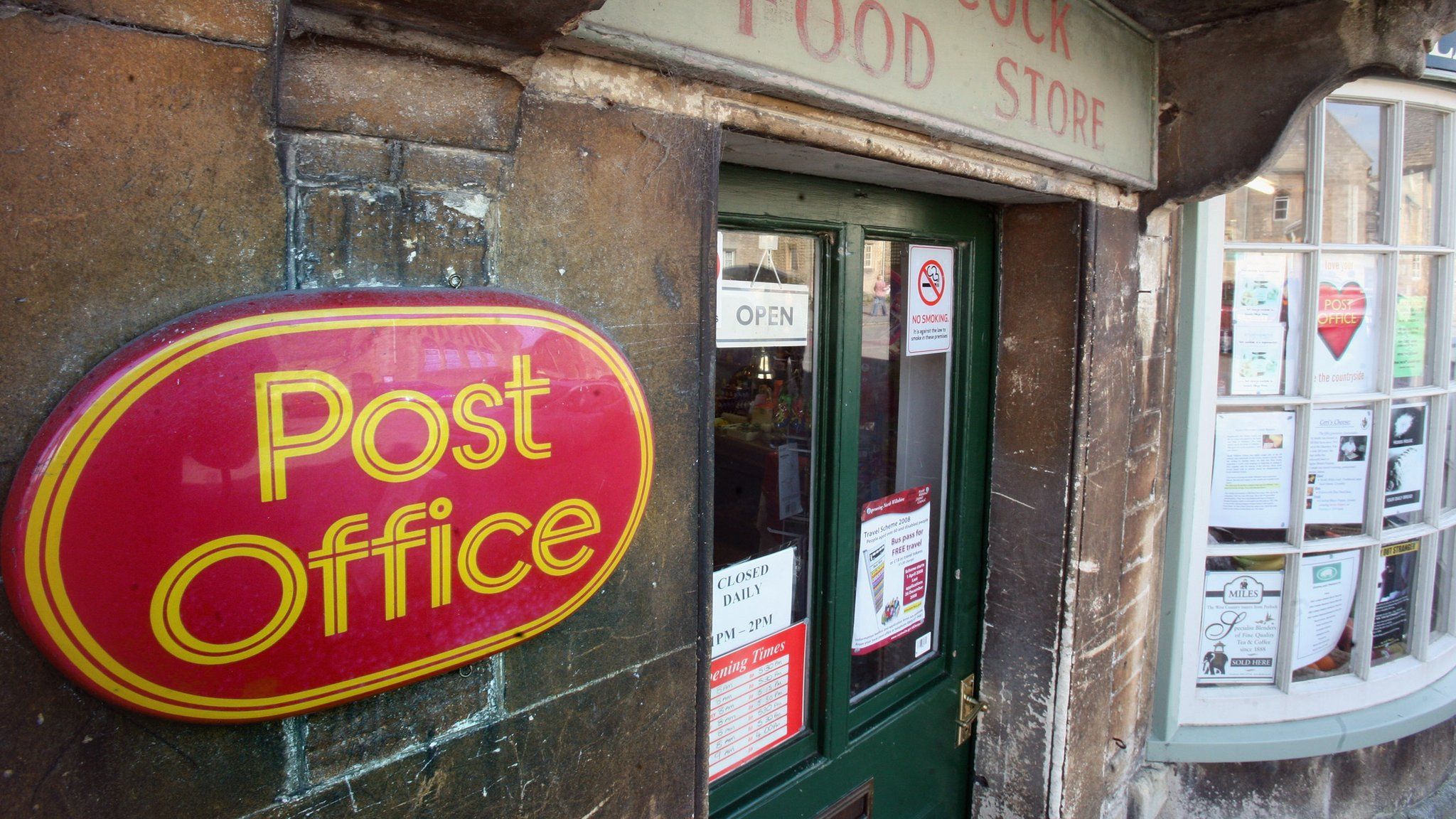 Plan to move Aberystwyth Crown Post Office causes concern - BBC News