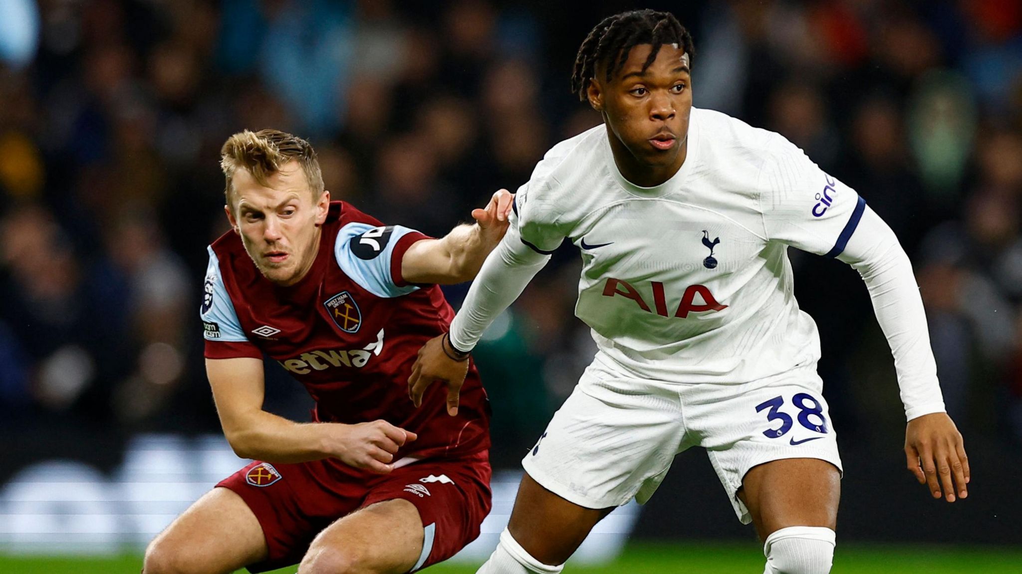 Tottenham: Destiny Udogie signs new Spurs deal until 2030 - BBC Sport