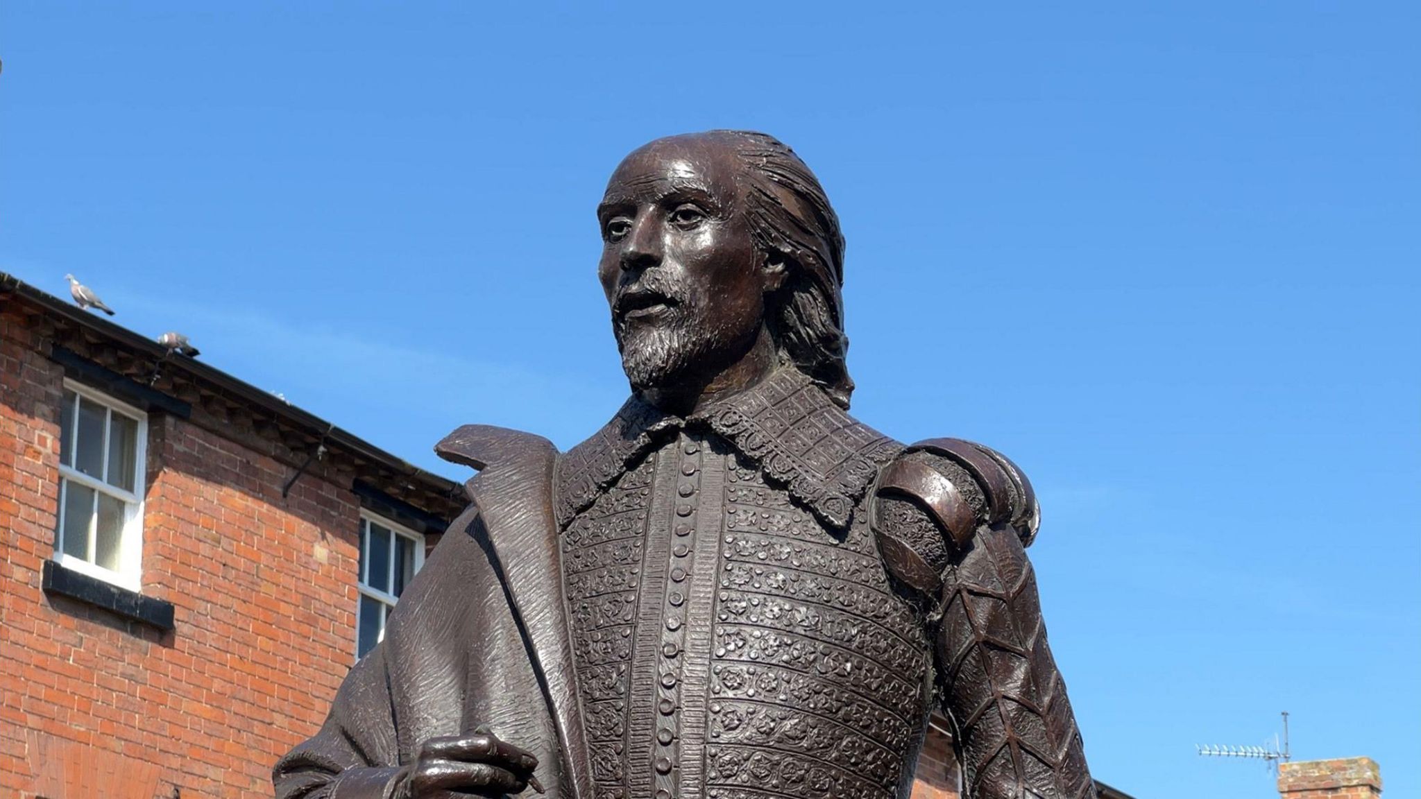 A statue of William Shakespeare