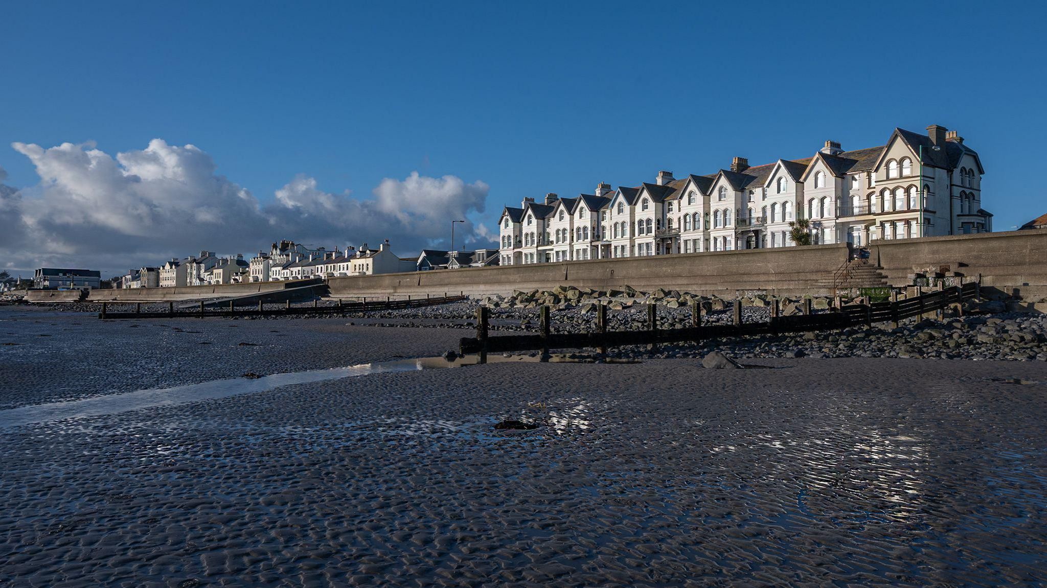 Houses near Castletown shore