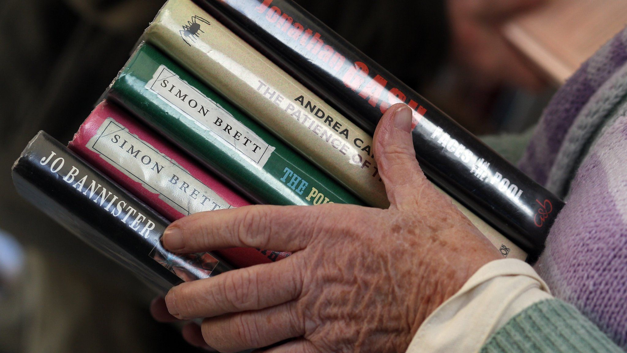 Five Glasgow libraries to reopen after funding lifeline BBC News