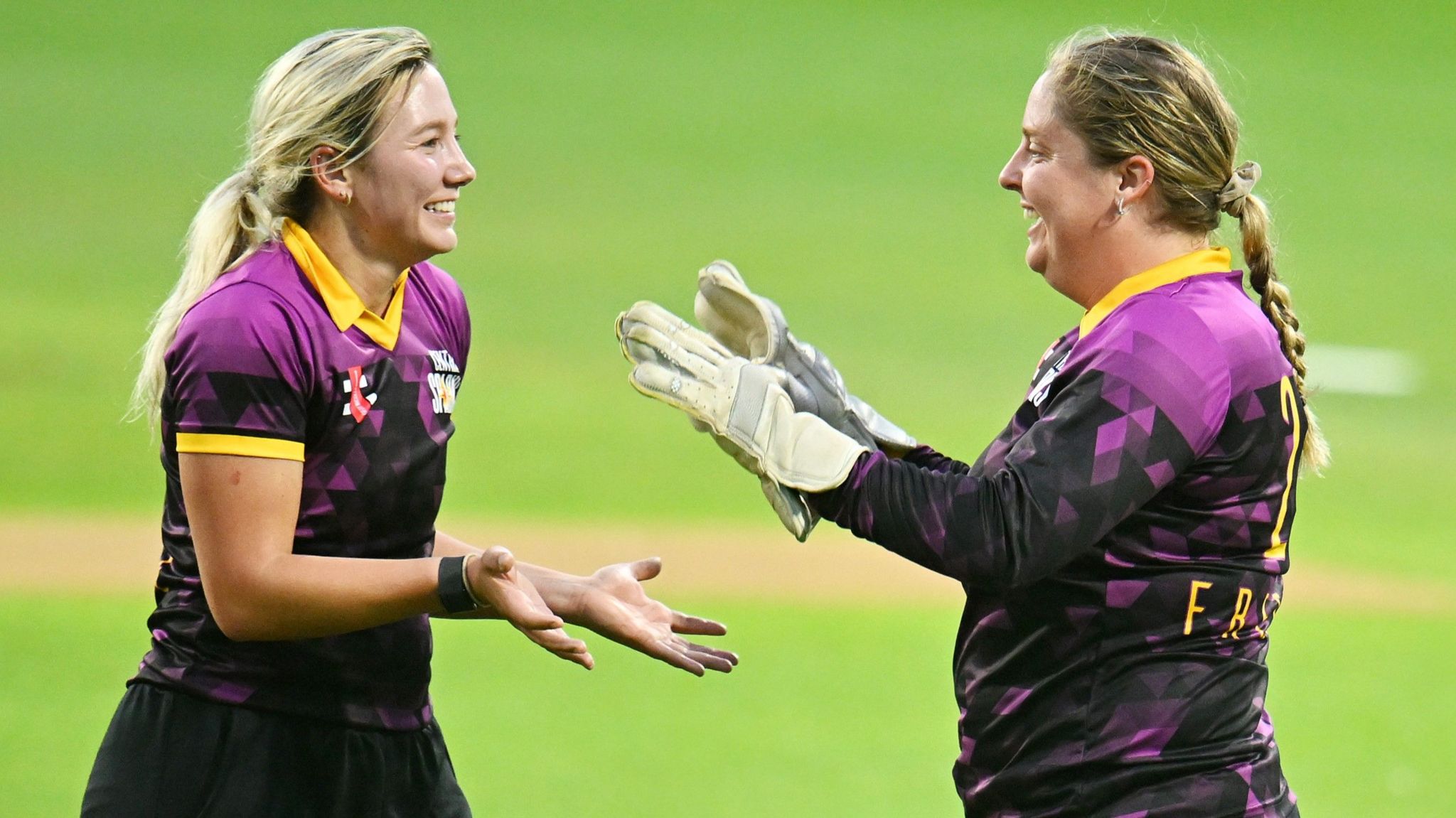 Charlotte Edwards Cup: Central Sparks beat Western Storm by 21 runs - BBC  Sport