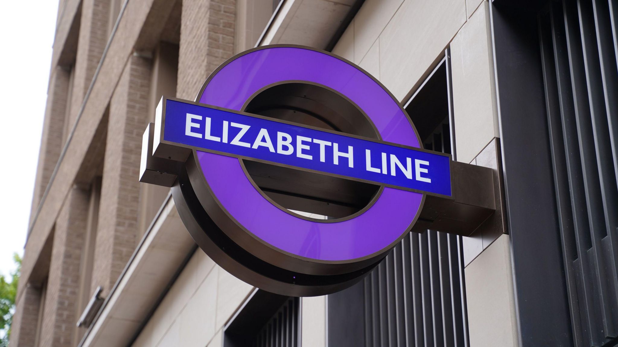 Elizabeth Line sign