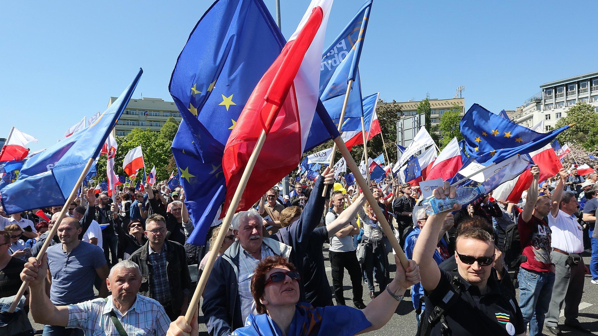 Opponents of Poland's government march in Warsaw, 7 May 2016.
