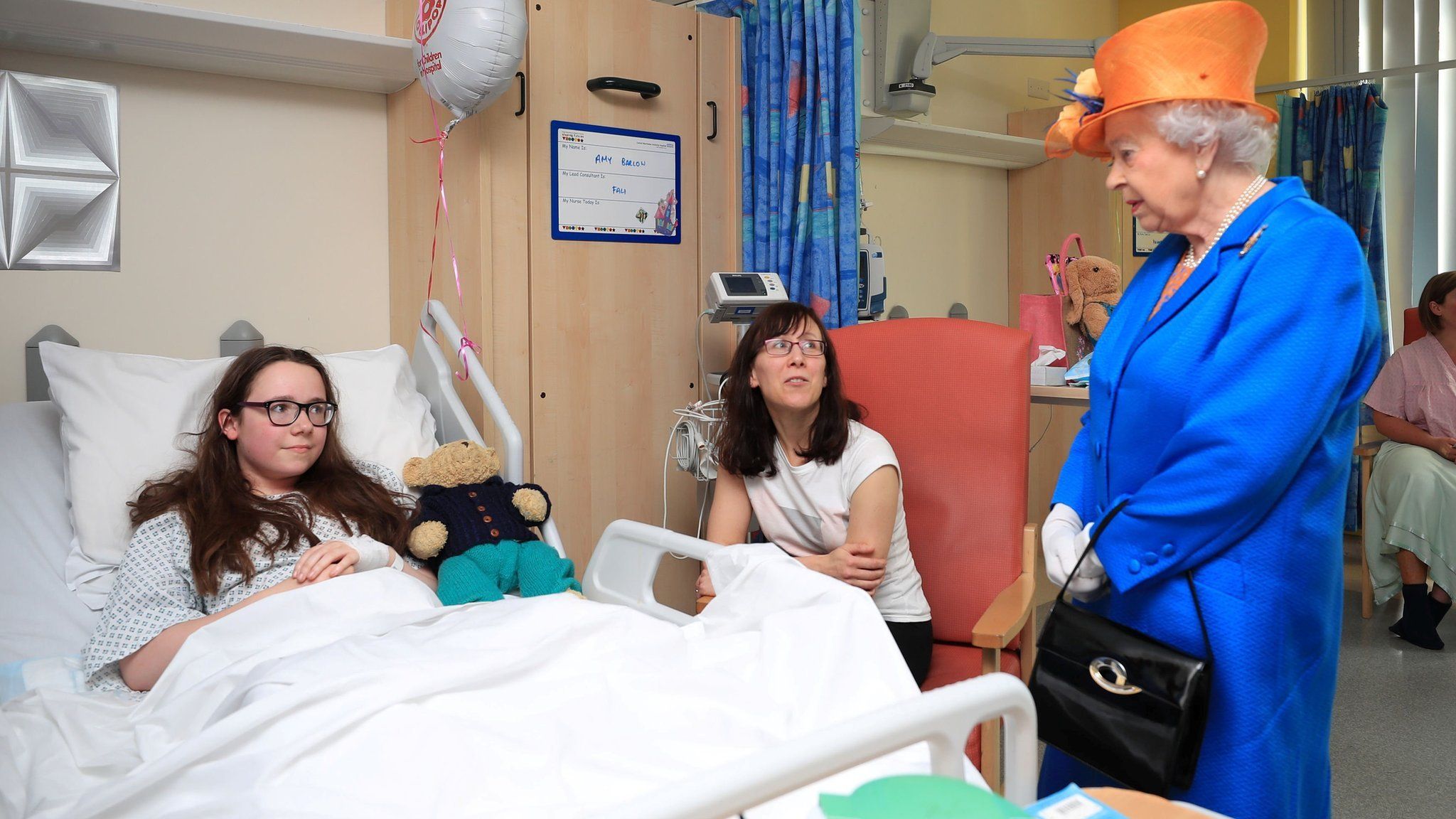 Queen meets with Amy Barlow at Manchester Children's Hospital
