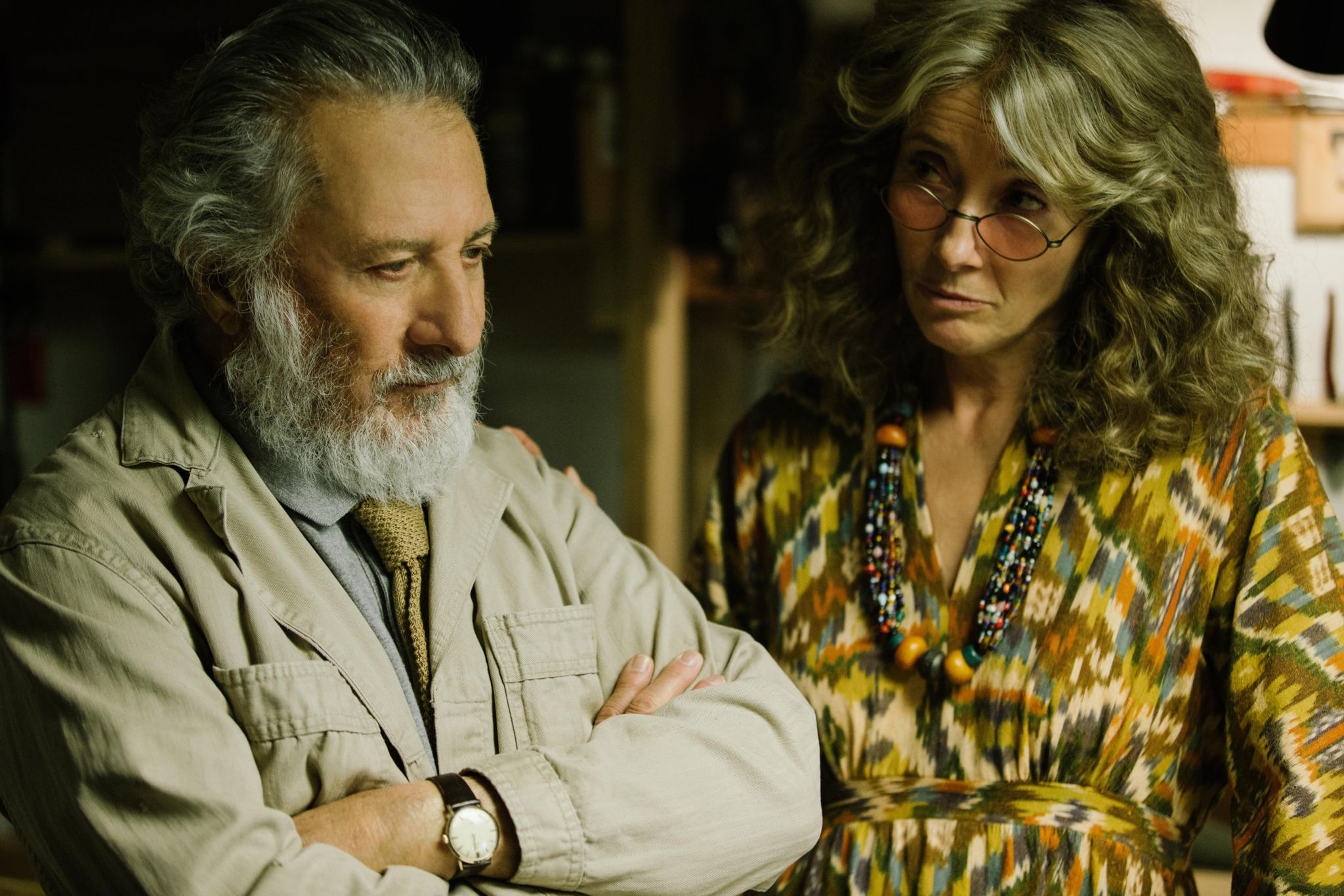 A still from The Meyerowitz Stories featuring Justin Hoffman and Emma Thompson
