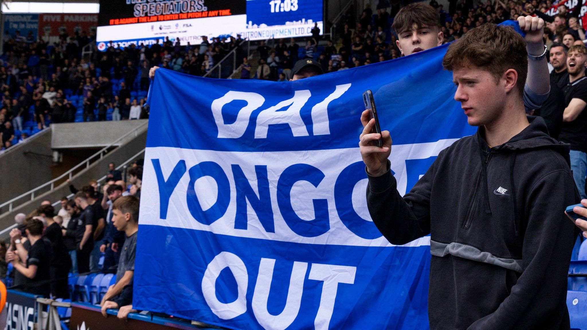 Reading FC Fans Stage Protest Against Owner Dai Yongge - BBC News