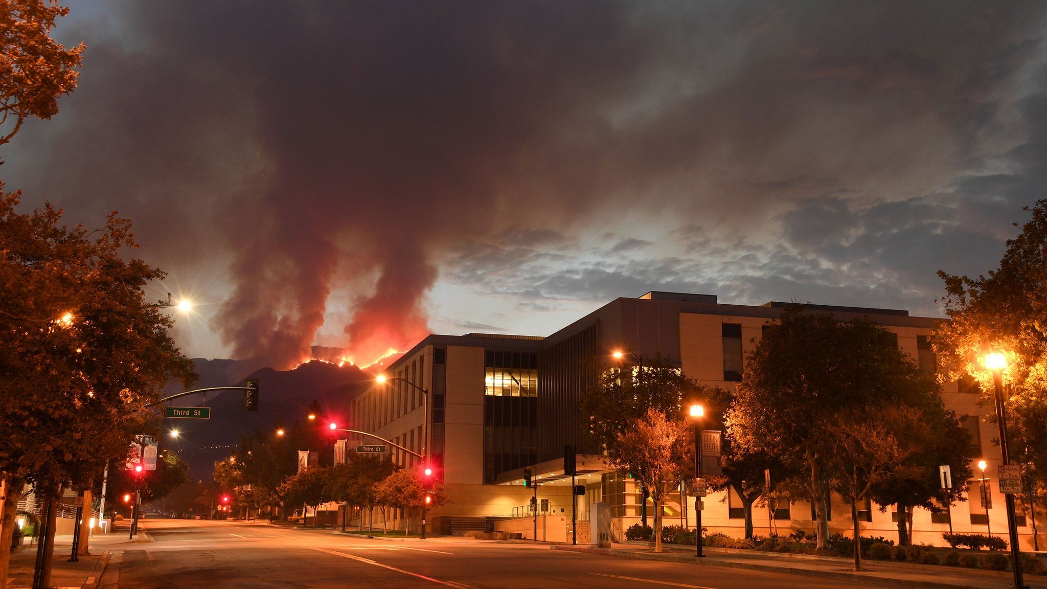 The La Tuna fire burns above Burbank, California, on September 3, 2017