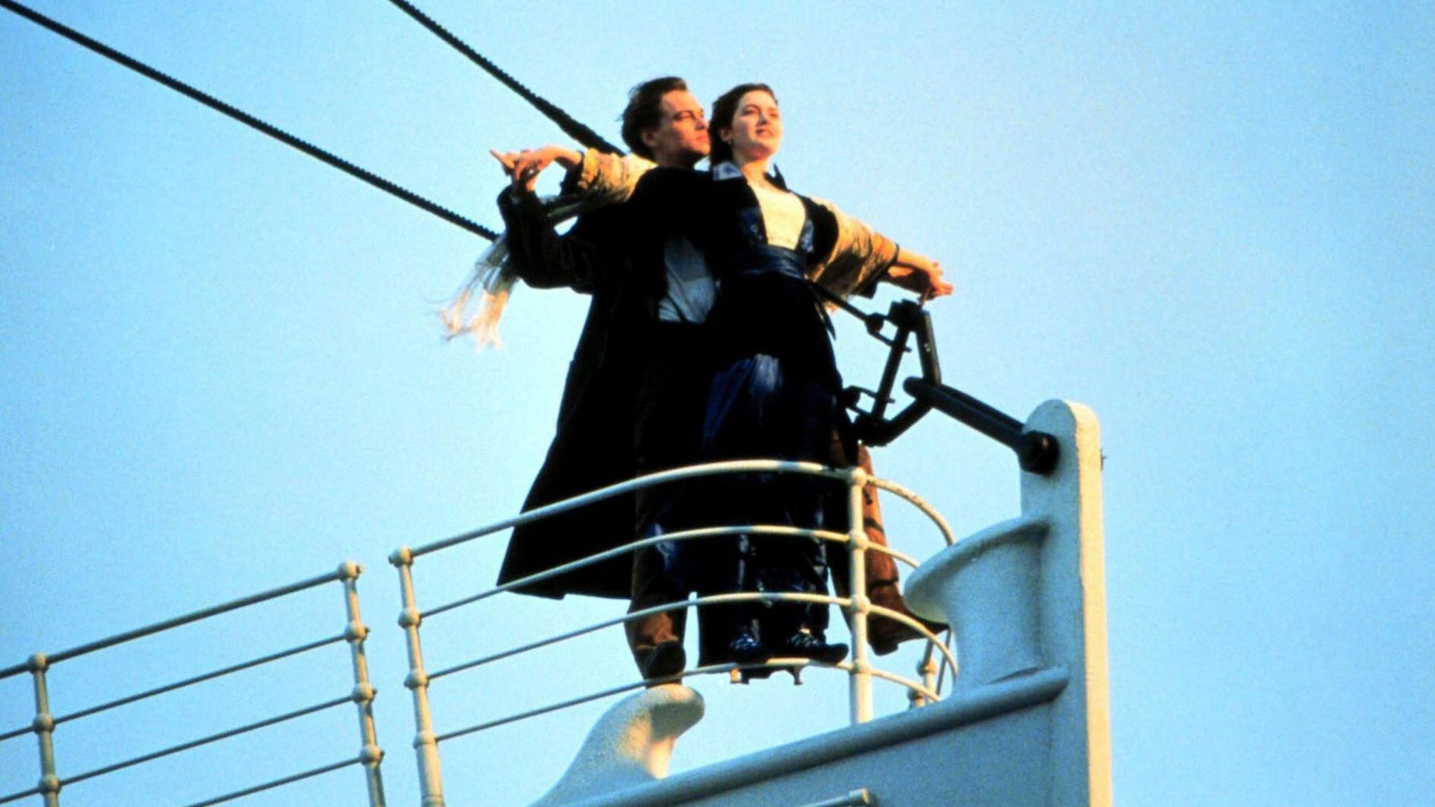 Leonardo DiCaprio and Kate Winslet on the railings in the 1997 Titanic film