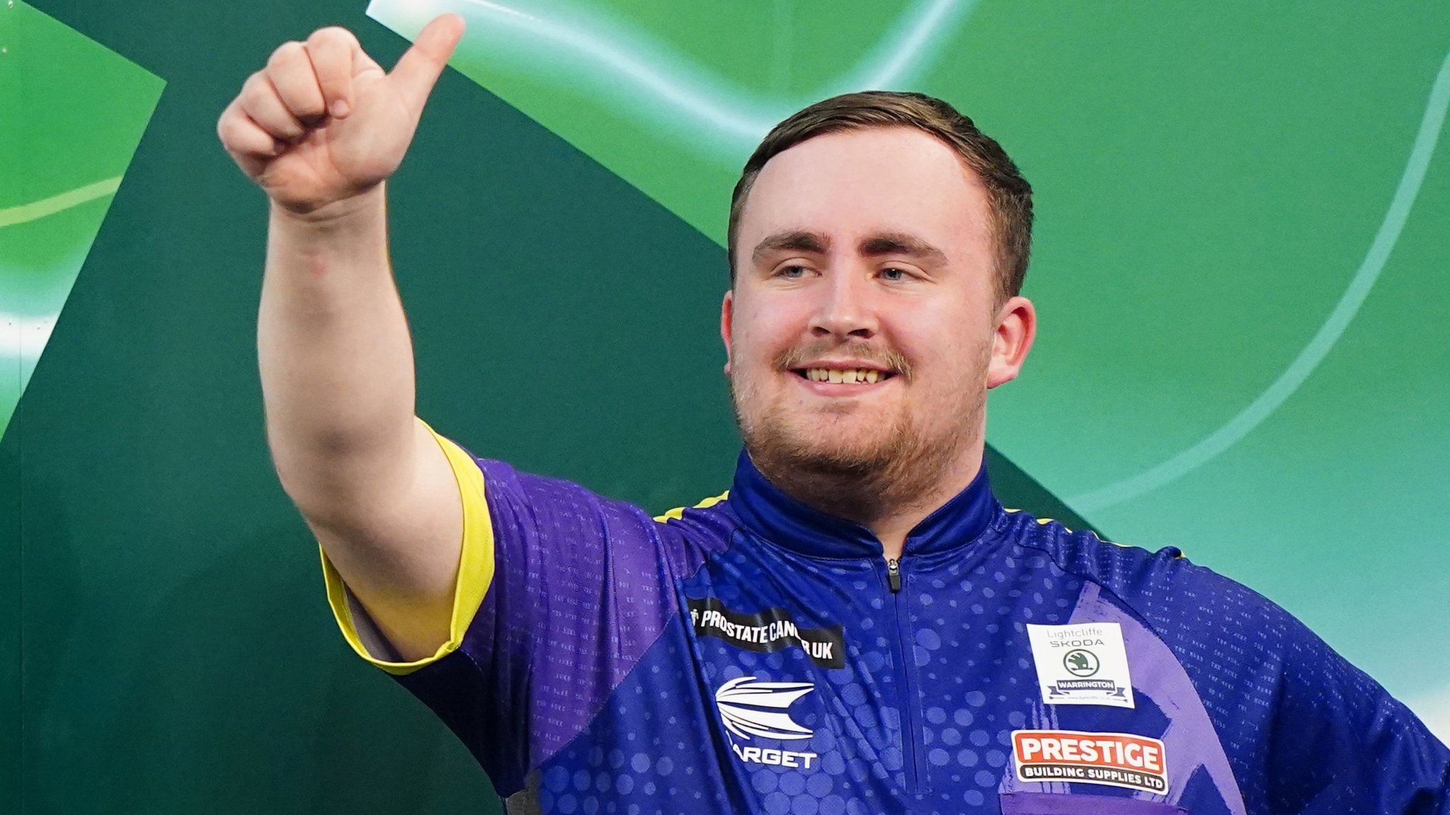 Suffolk darts prodigy Lennon Wharf aims to become world's best - BBC News