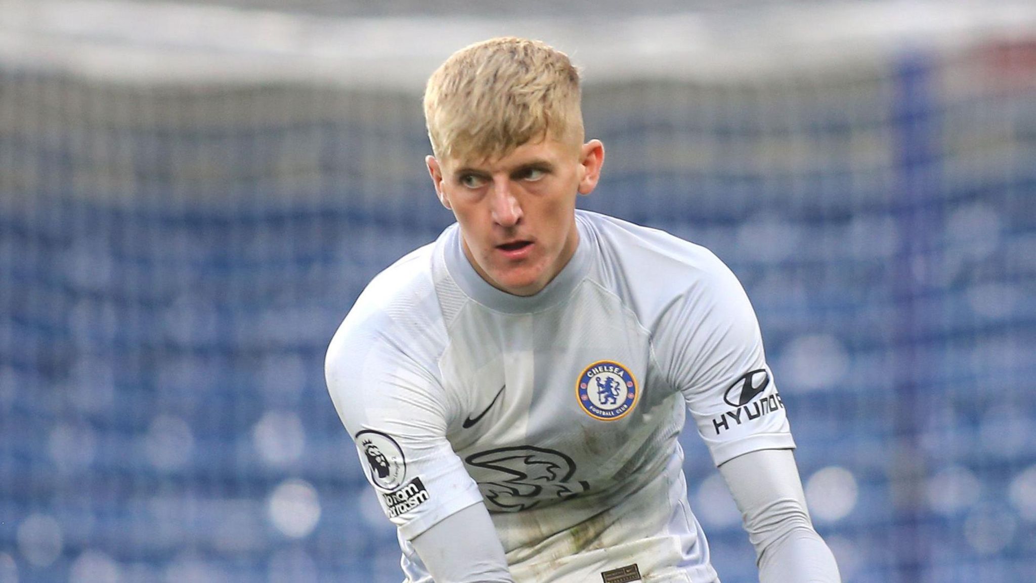 Ted Sharman-Lowe playing for Chelsea's Under-23s team 