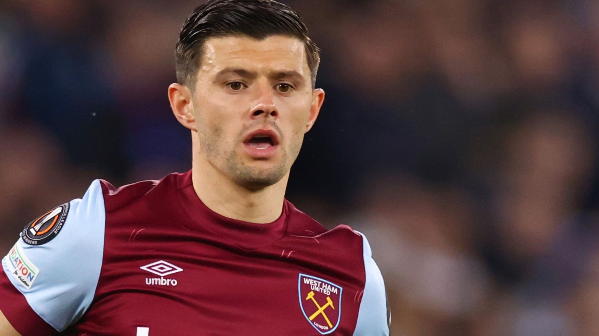 West Ham United news: Aaron Cresswell extends contract - BBC Sport