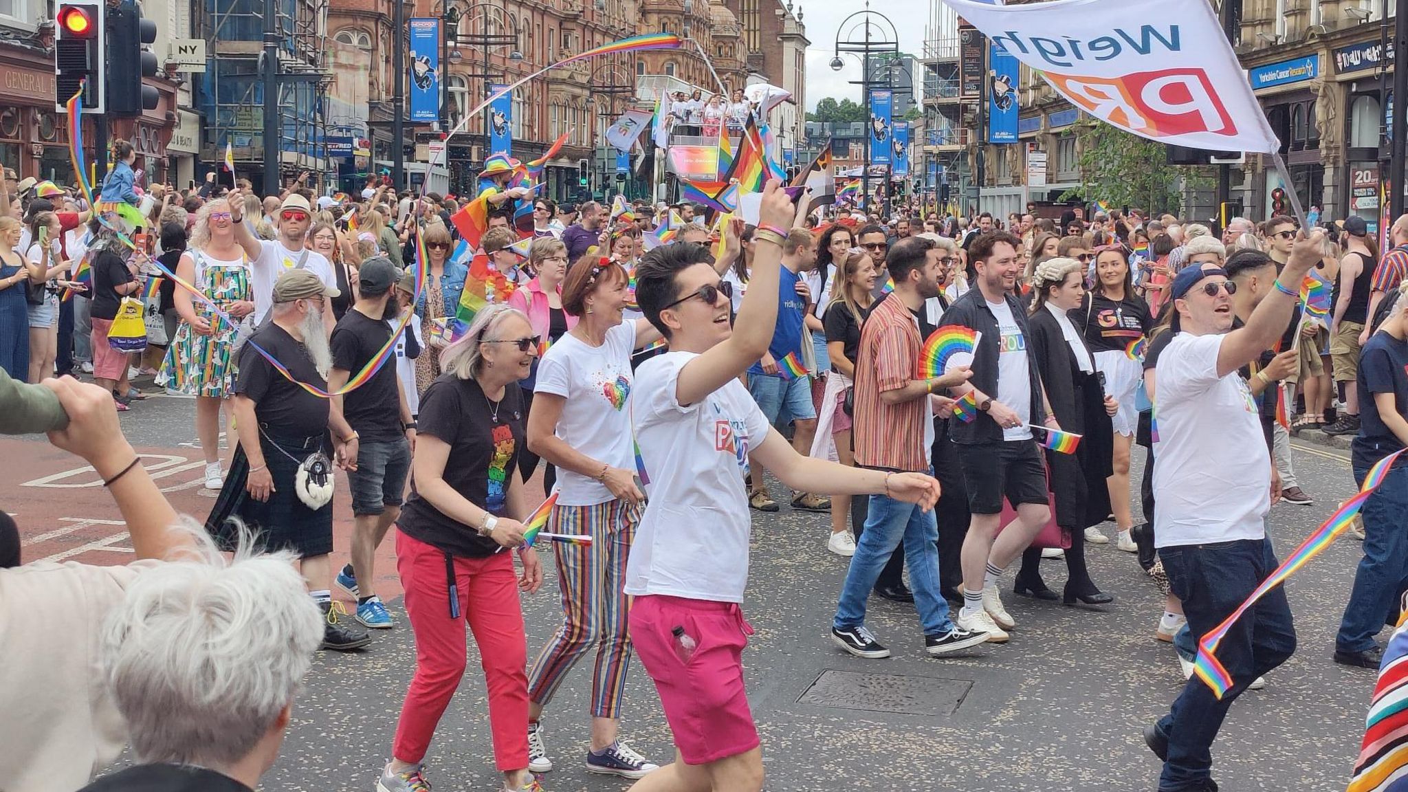 Leeds Pride: Thousands cheer on annual LGBTQ+ celebration - BBC News