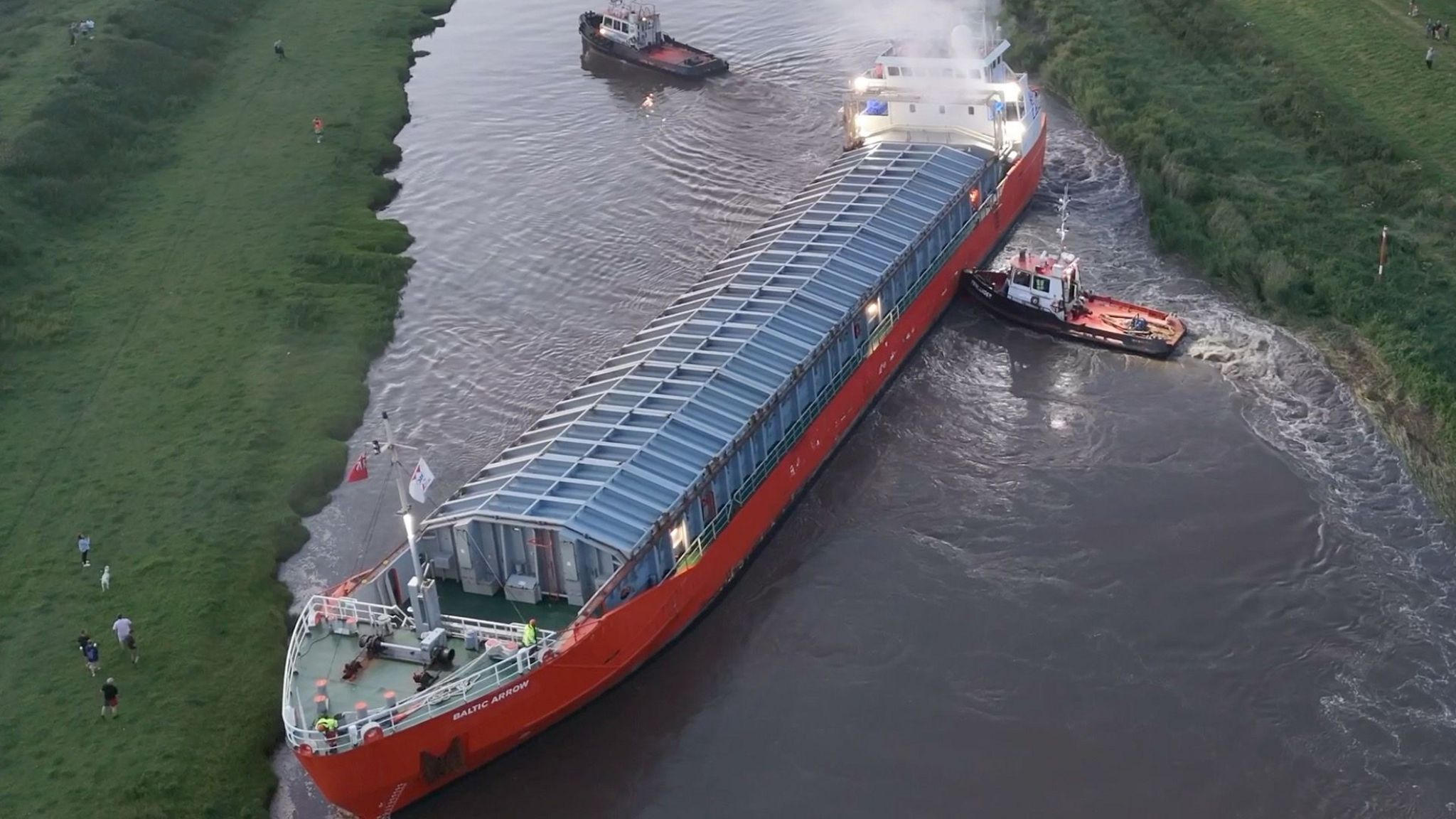 Baltic Arrow cargo ship stuck in the River Nene near Wisbech