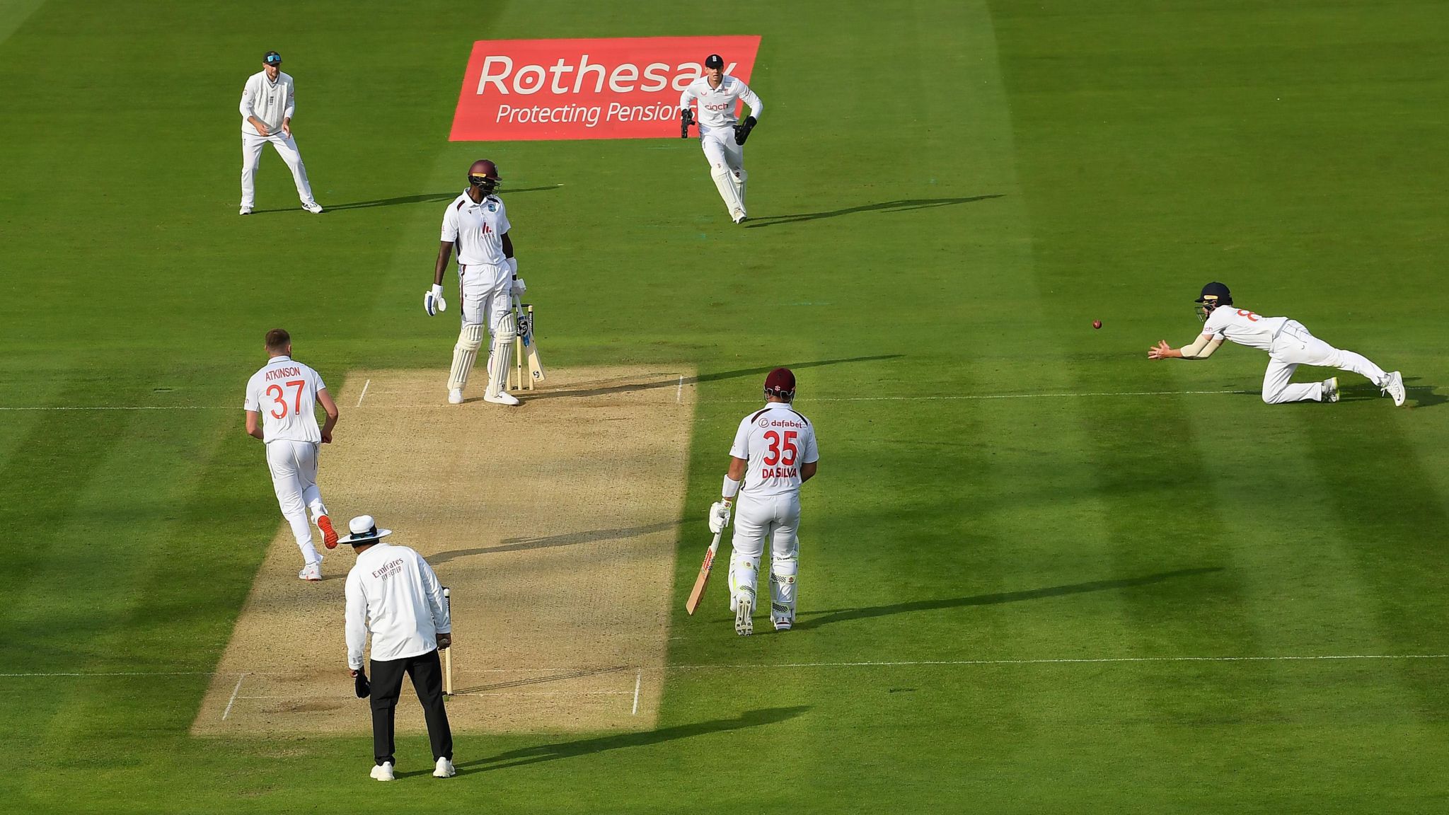 Ollie Pope catches Jason Holder