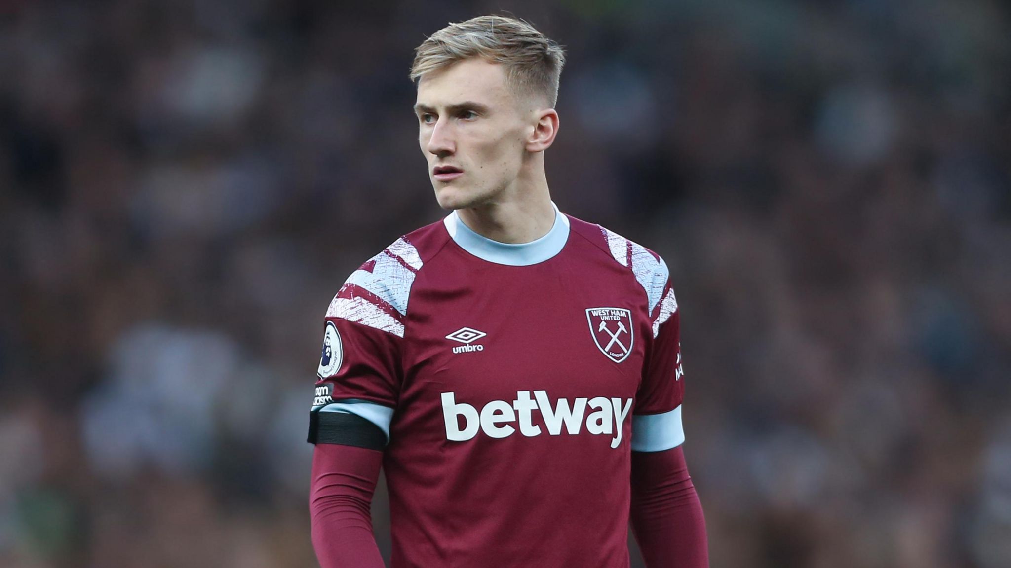 West Ham United sign midfielder Flynn Downes, west ham 