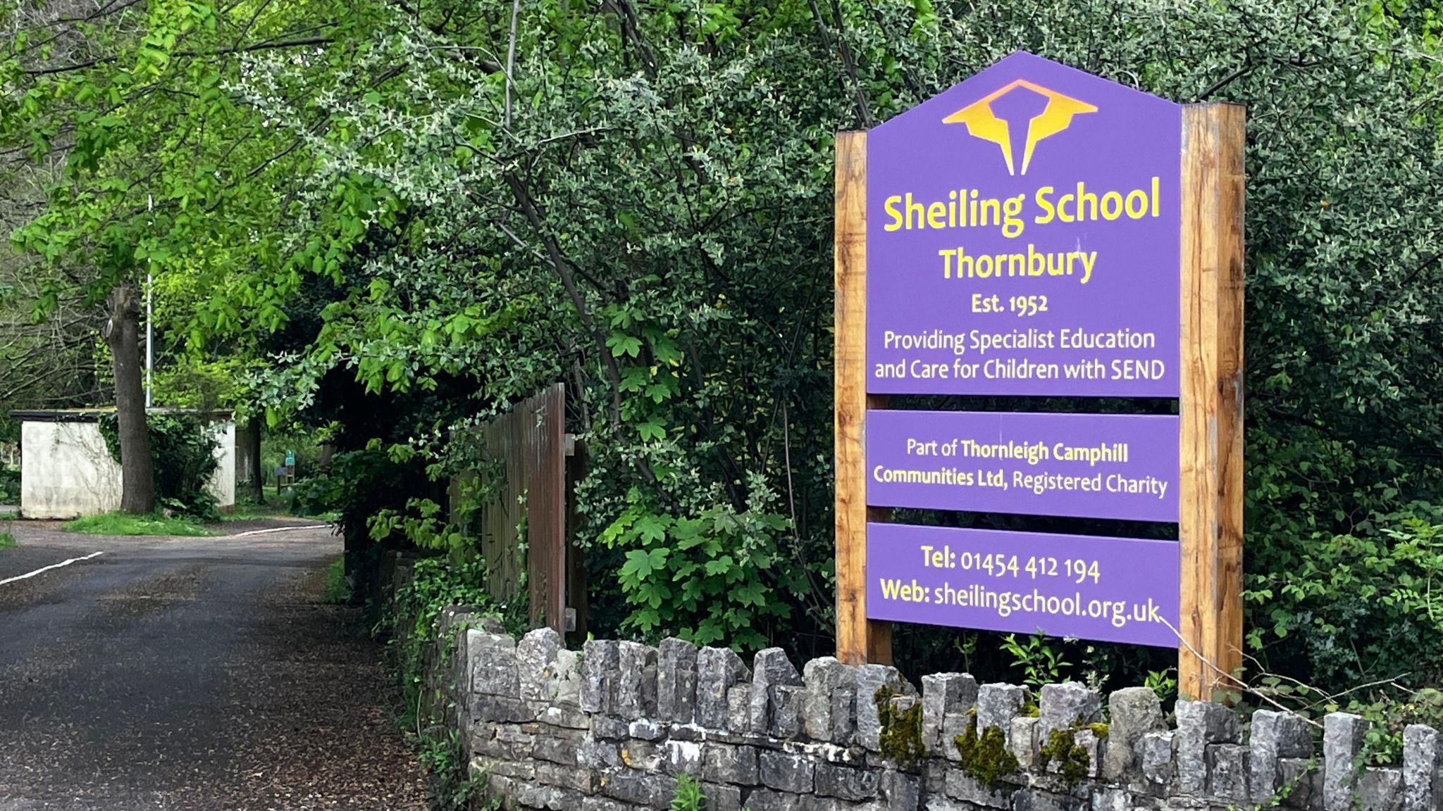 image of the outside of the Sheiling School in Thornbury