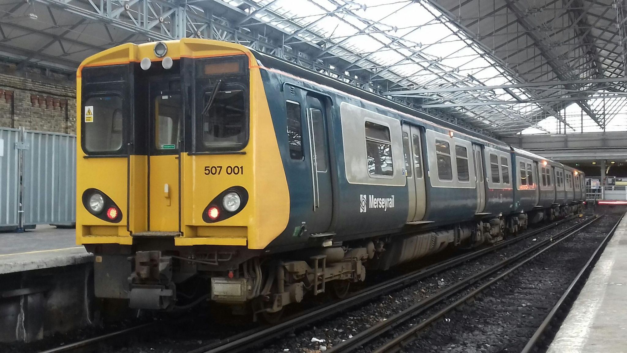507001 train at Southport in January 2024