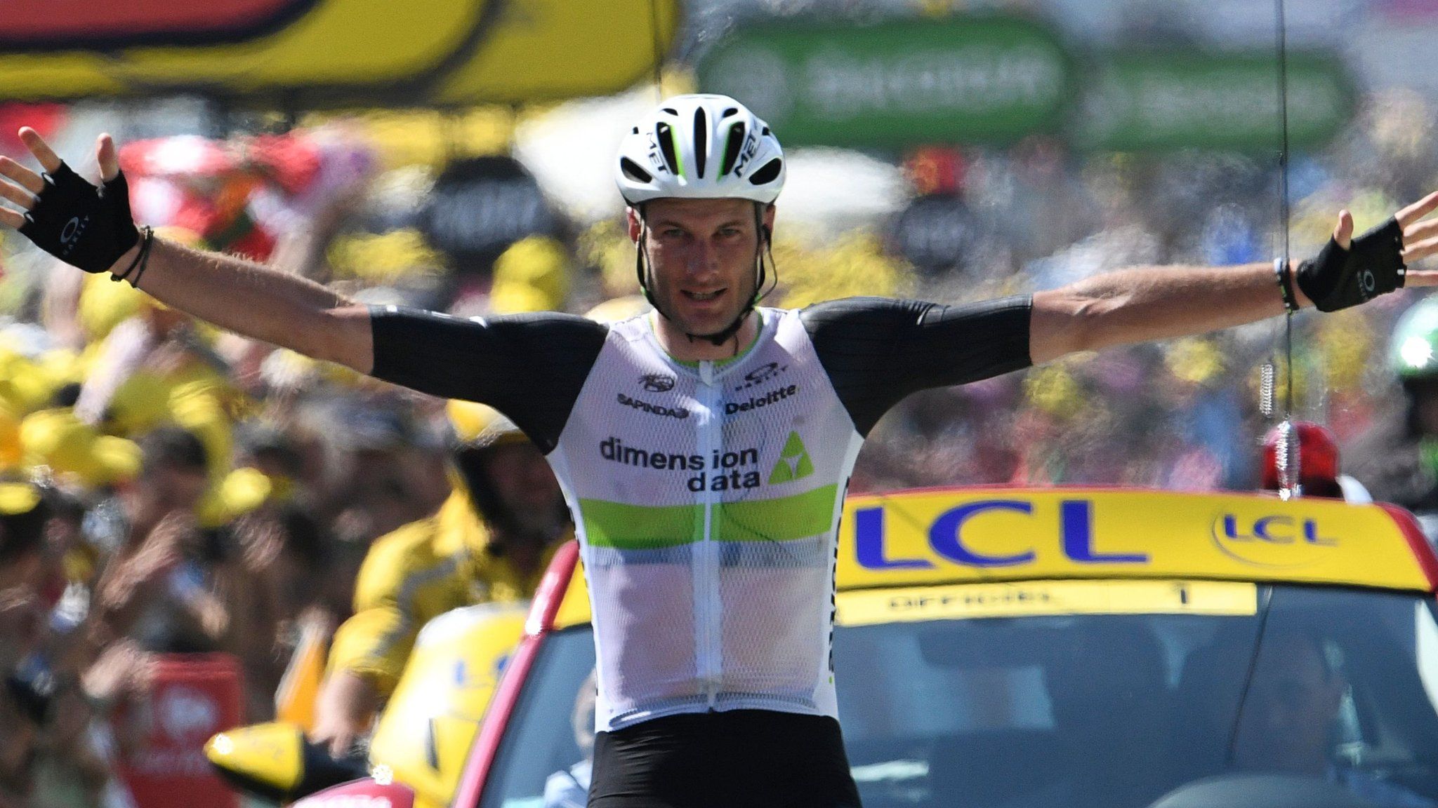 Tour de France 2016: Steve Cummings wins stage seven - BBC Sport