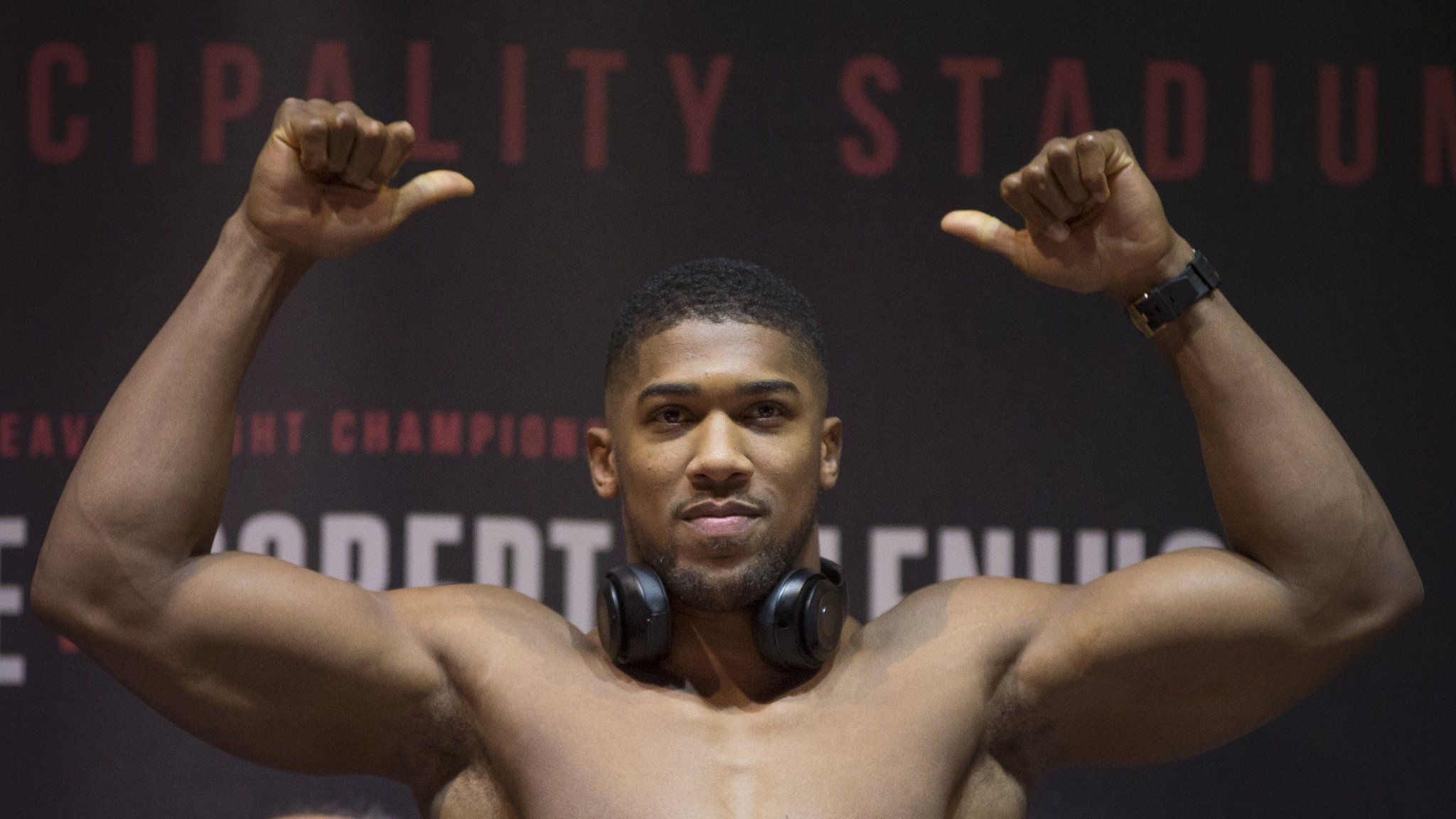 Liam Williams leaves trainer Gary Lockett to join Ingle Gym BBC Sport