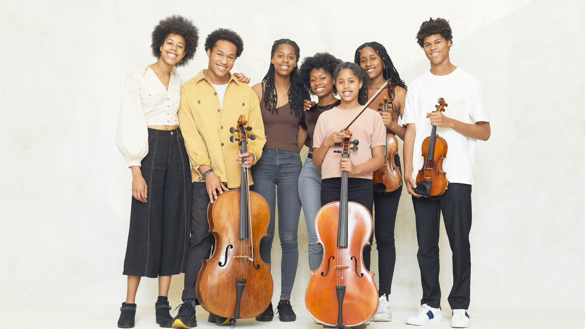 Famous Kanneh-Mason classical music family back school strike - BBC News