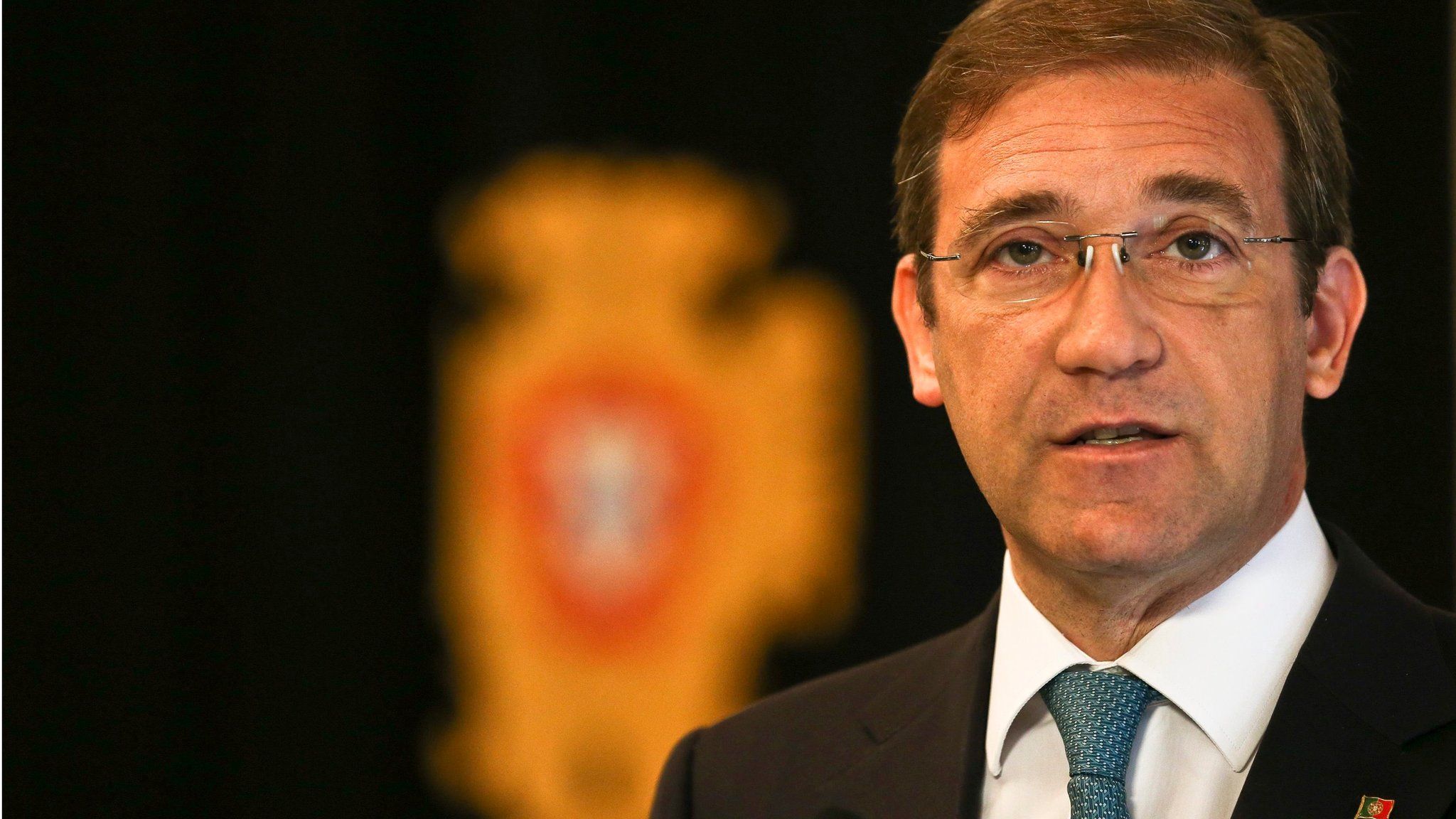 Pedro Passos Coelho speaks during a press conference following his meeting with Portuguese President Anibal Cavaco Silva (not pictured), in Lisbon, Portugal (19 October 2015)