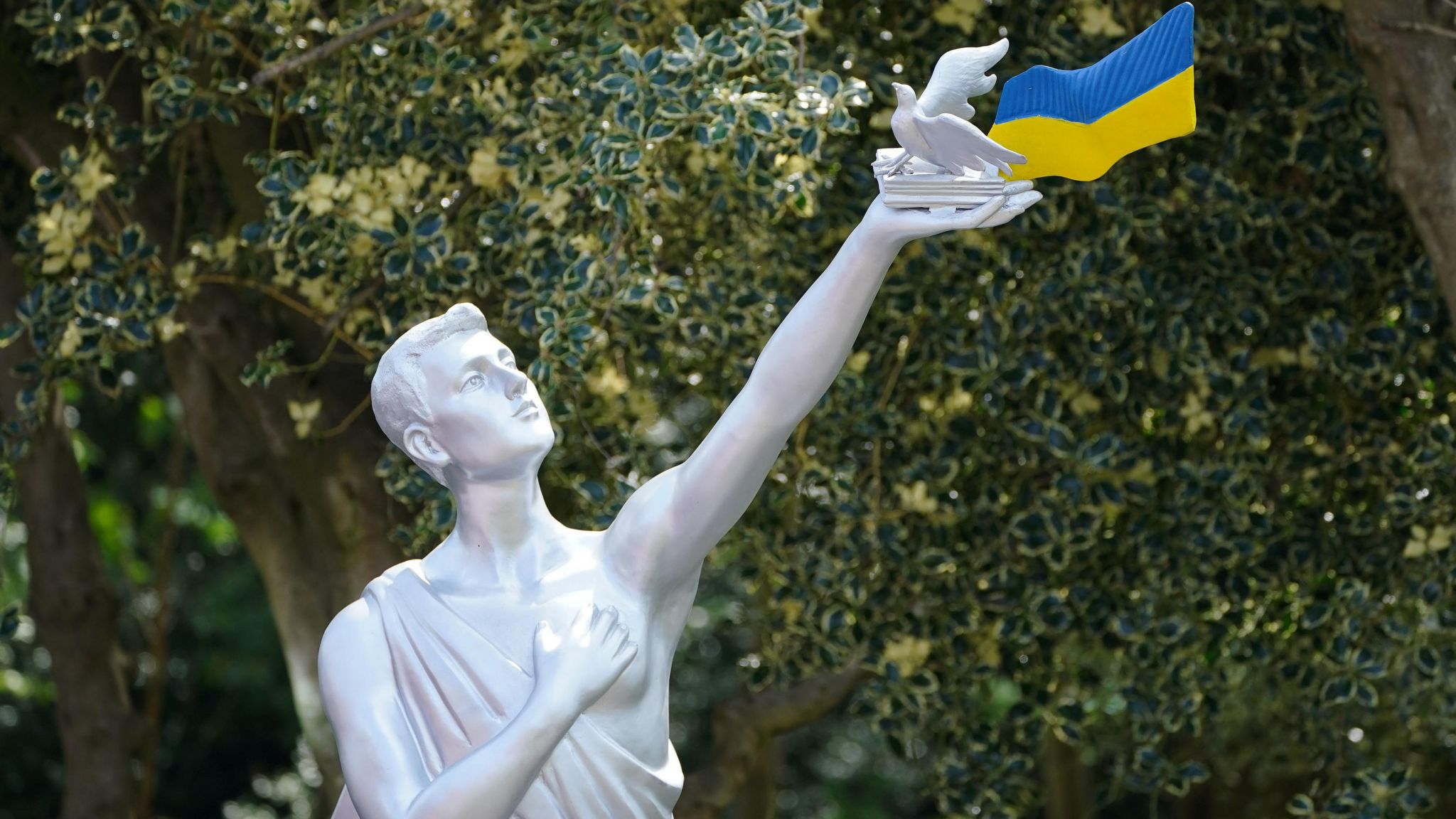 Eurovision Ukraine peace statue unveiled in Liverpool