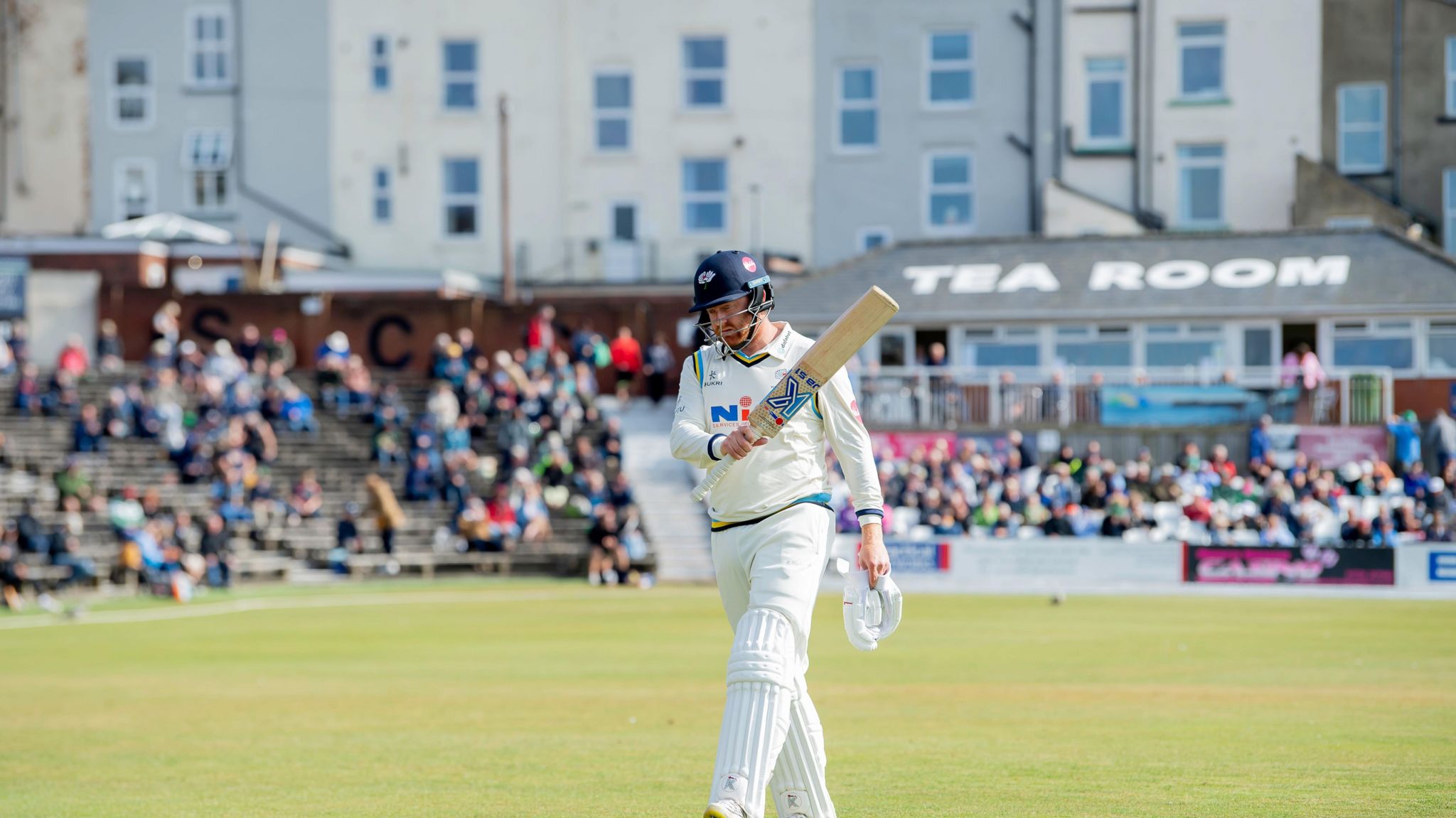 Jonny Bairstow departs to a lovely reception from another bumper crowd at North Marine Road