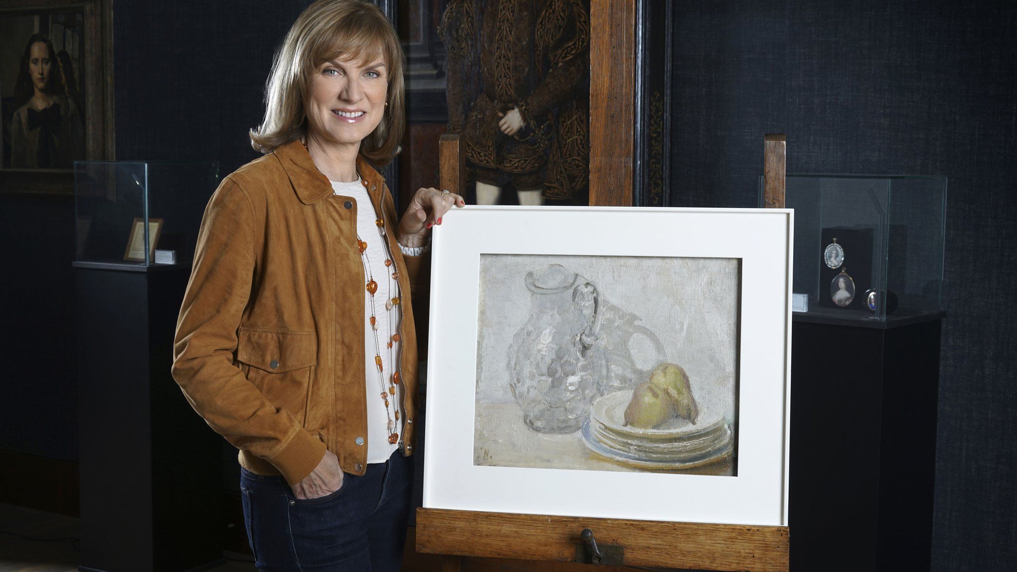 Fiona Bruce with painting