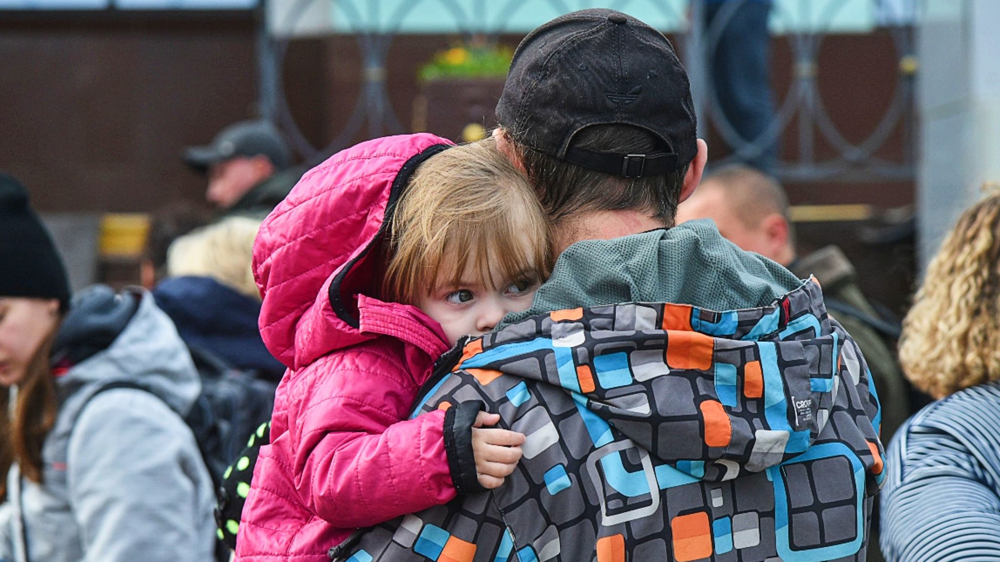 Evacuees from Kherson region arrive in Crimea