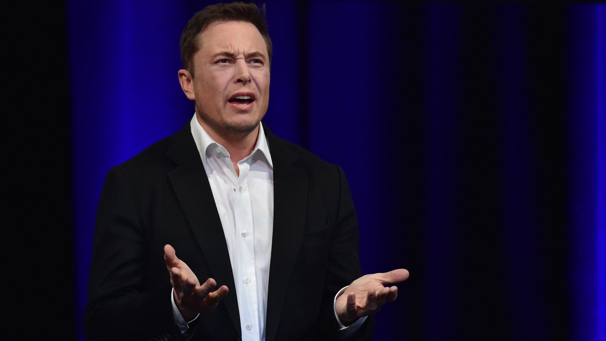Billionaire entrepreneur and founder of SpaceX Elon Musk speaks at the 68th International Astronautical Congress 2017 in Adelaide on September 29, 2017