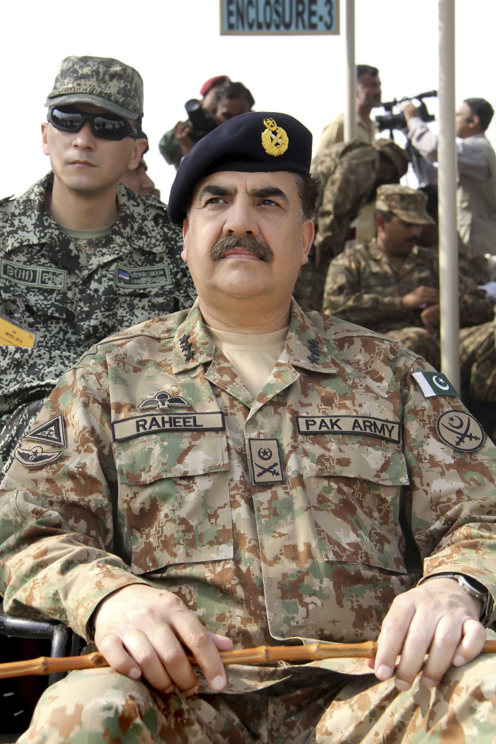 Pakistan"s Lieutenant-General Raheel Sharif attends a military exercise in Khairpure Tamay Wali in Bahawalpur district
