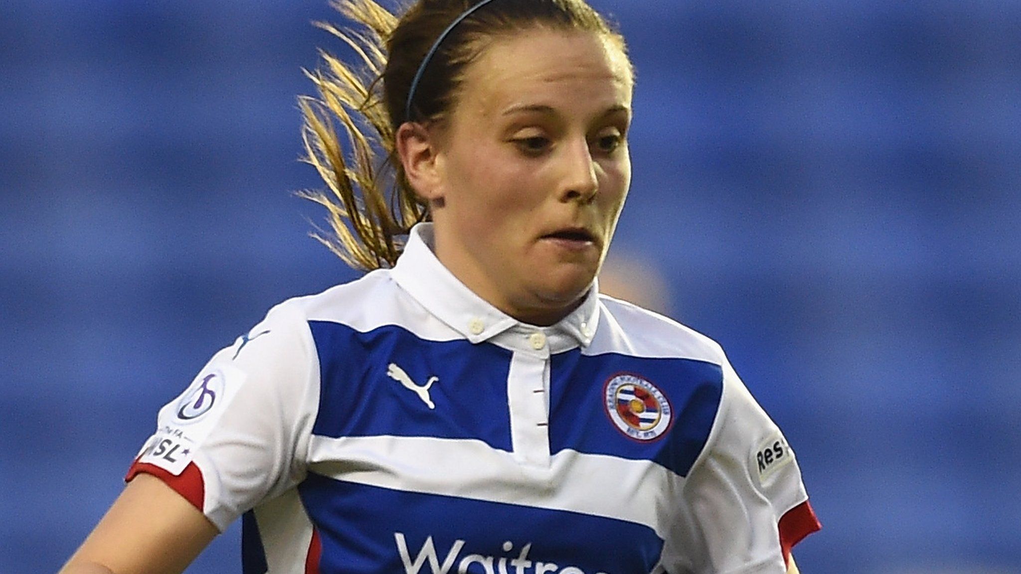 Reading Women: Rachel Rowe and Lois Roche sign contracts - BBC Sport