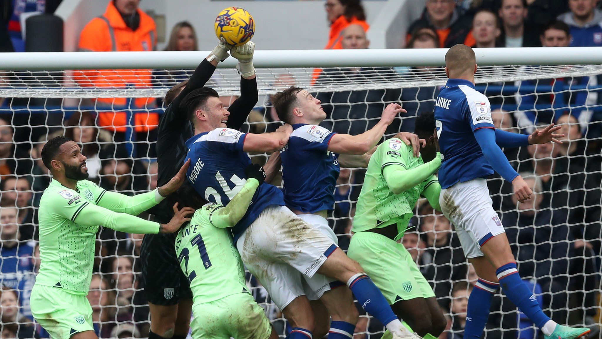 Ipswich have an attack on the West Bromwich Albion goal