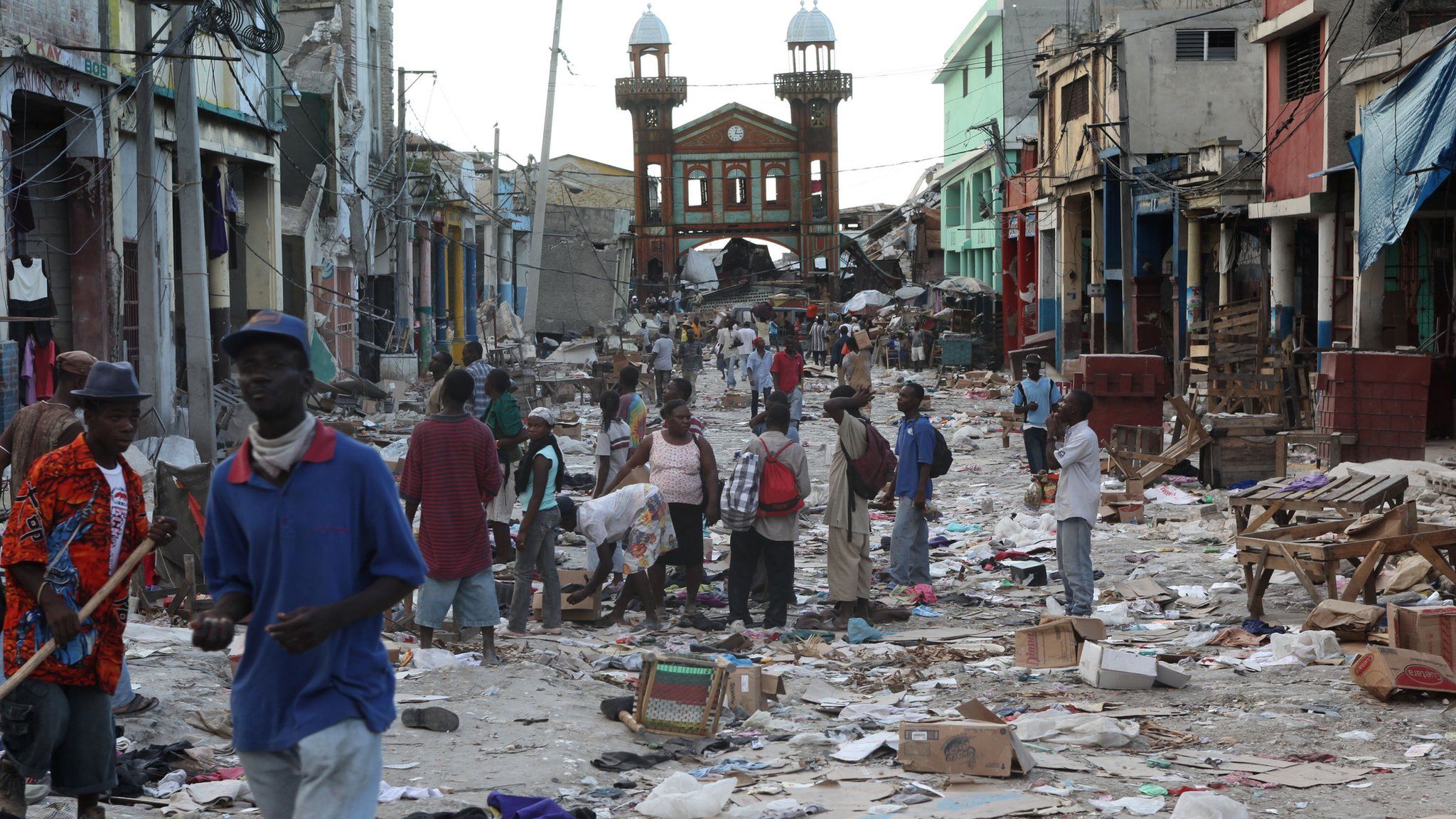 Oxfam scandal: Ex-Haiti director denies paying for sex - BBC News