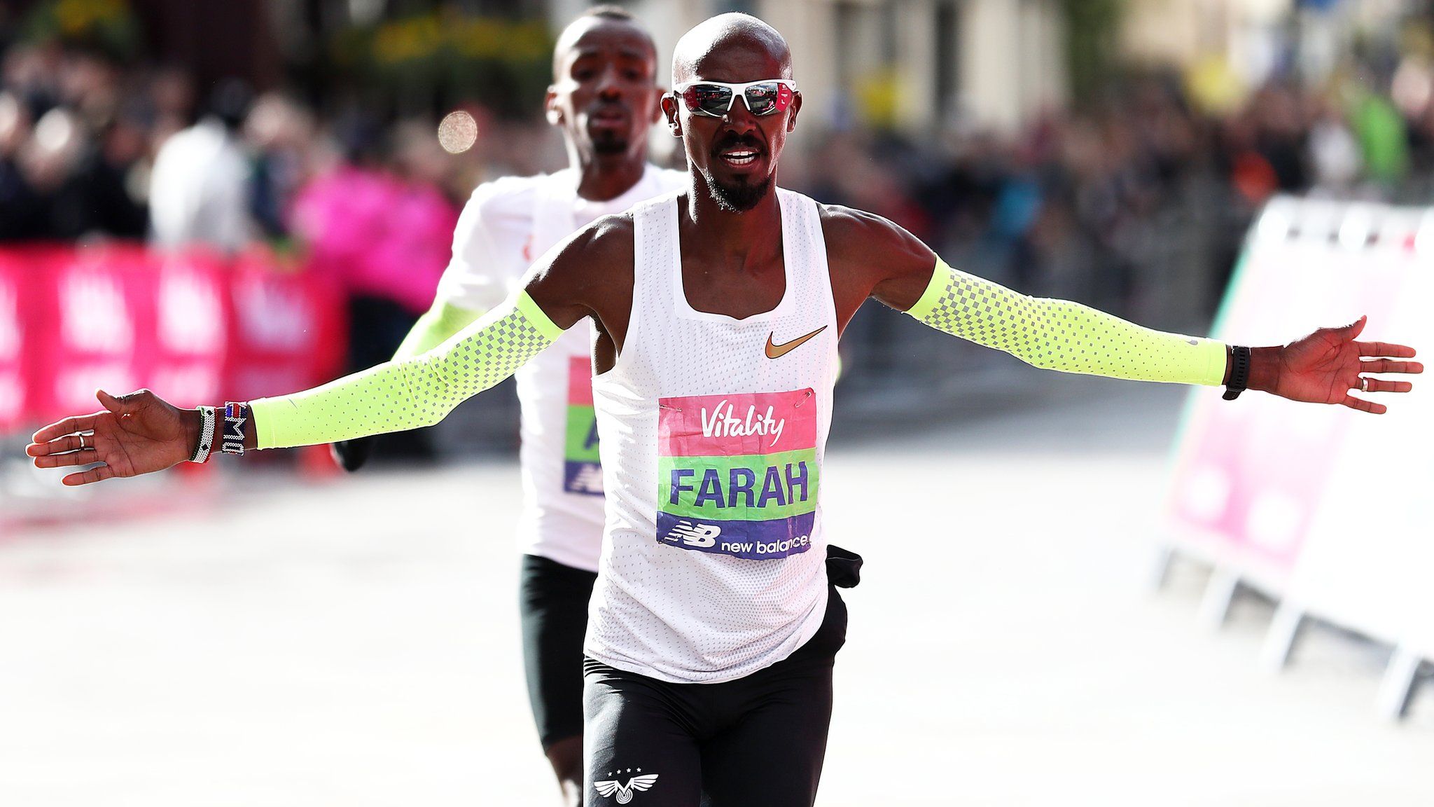 The Big Half 2023 Mo Farah Runs In London For Final Time Bbc