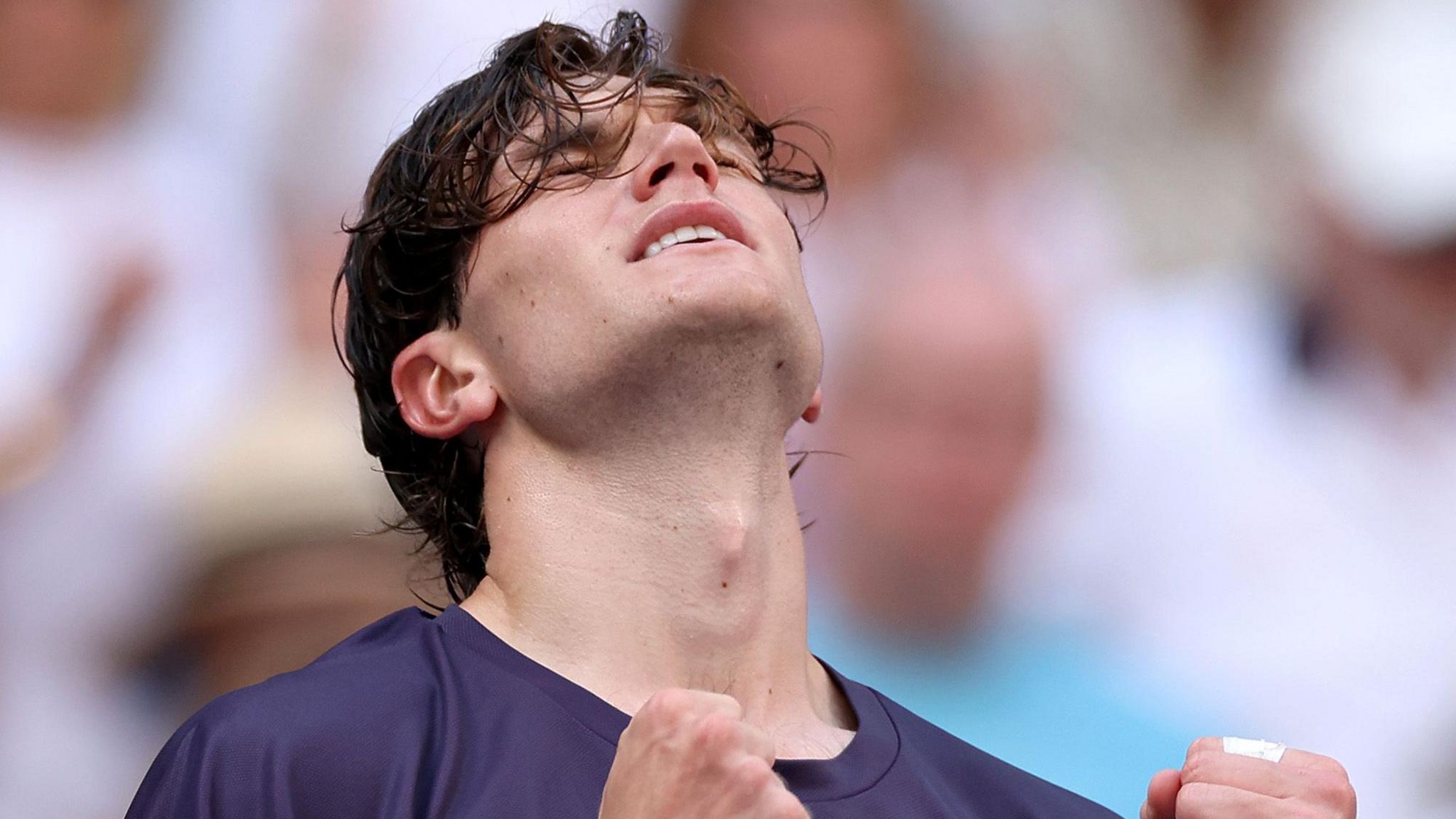 Great Britain's Jack Draper celebrates aft  winning successful  2024 US Open 4th  round