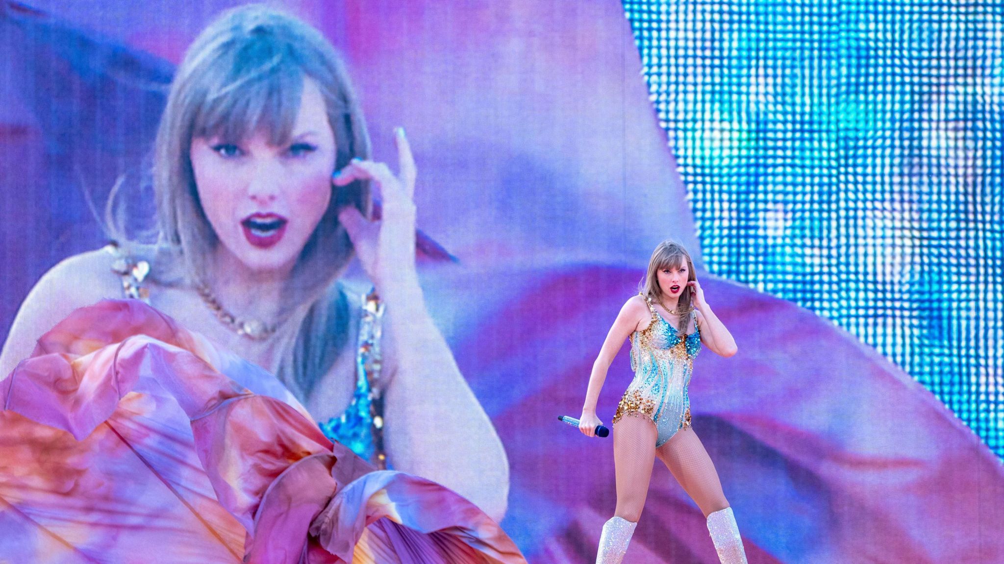 Taylor Swift on stage in Edinburgh 