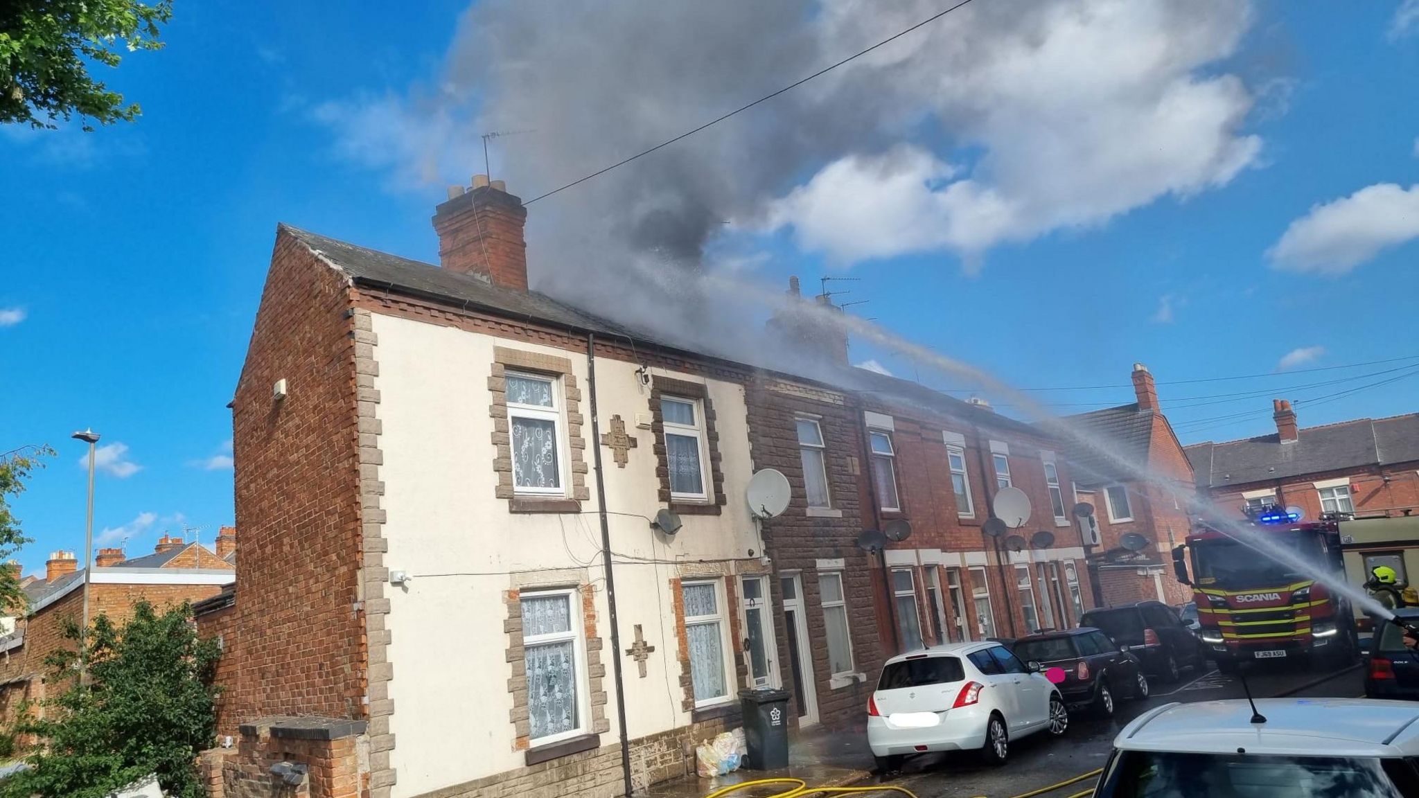 Leicester house fire forces evacuation and road closures - BBC News