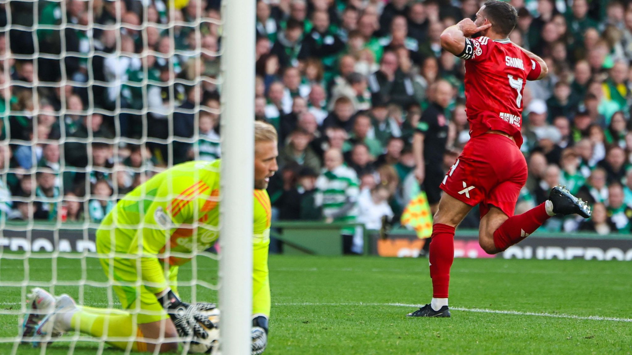 Aberdeen's Graeme Shinnie celebrates