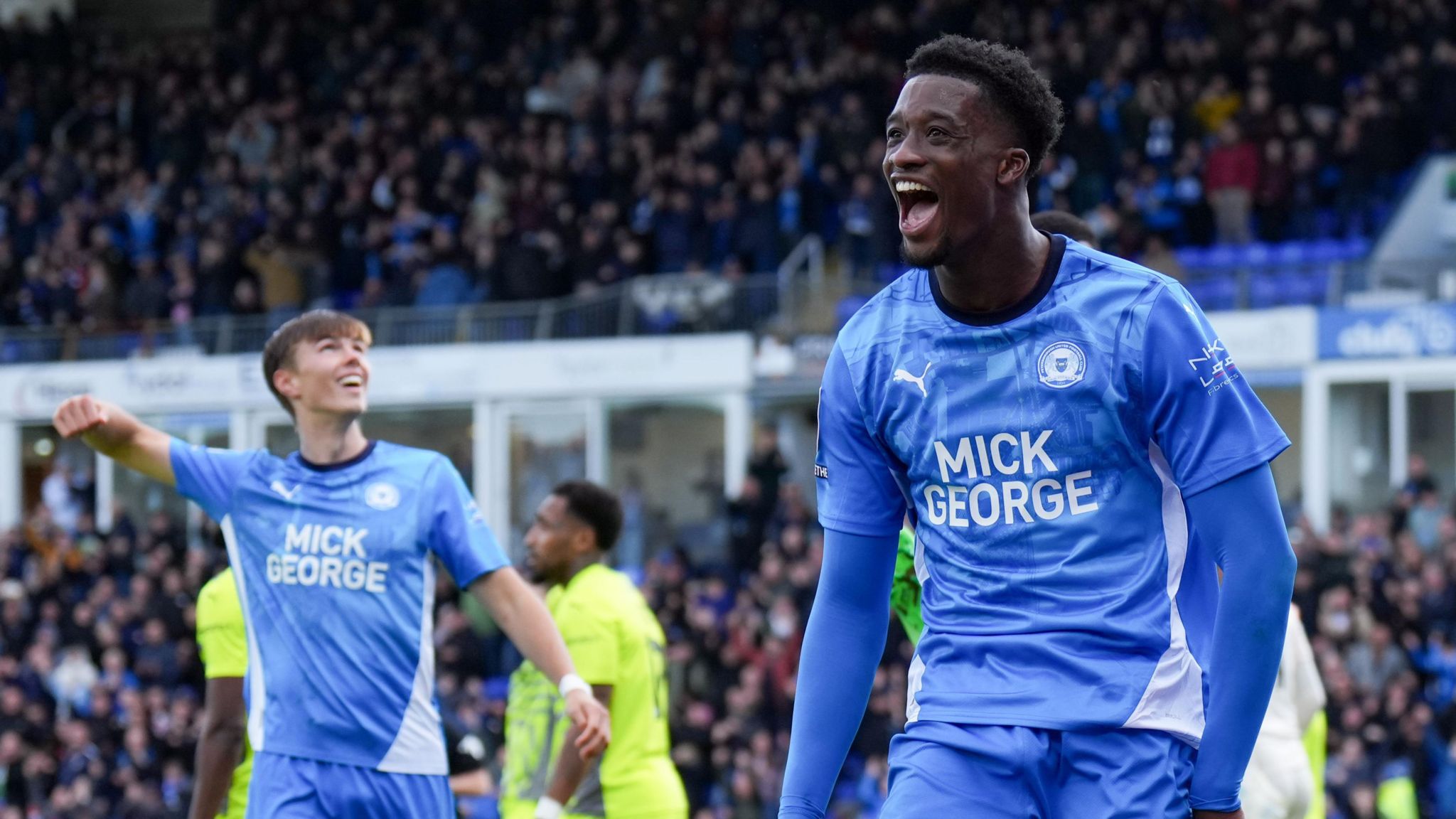 Emmanuel Fernandez celebrates 