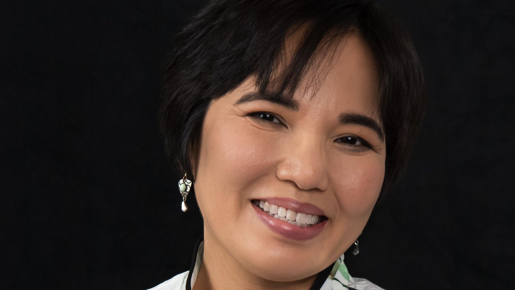 Close up shot of Helen Nguyen, an environmental engineer at the University of Illinois Urbana-Champaign