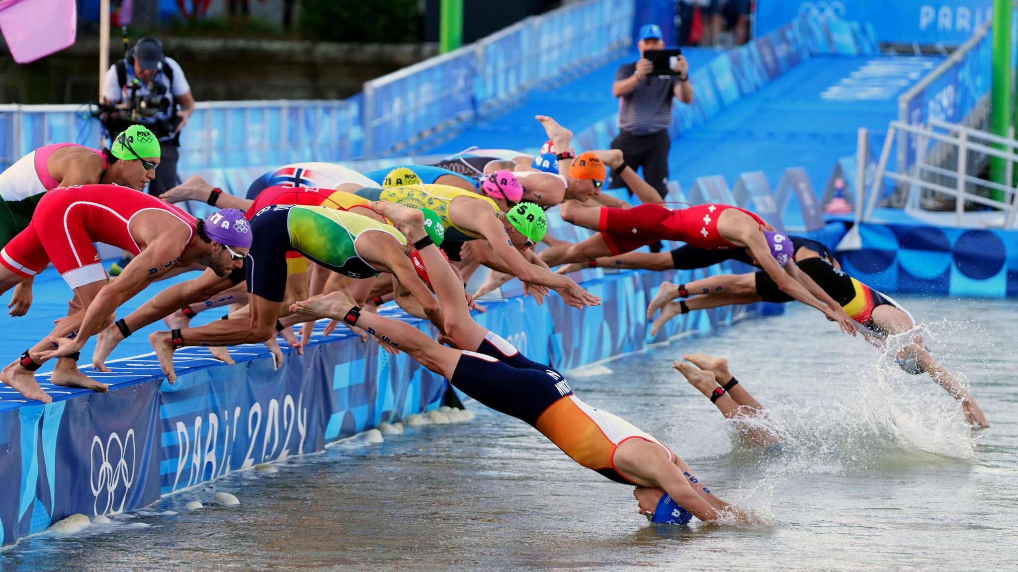 Paris 2024 Marathon swimming goes ahead after Seine concerns BBC Sport