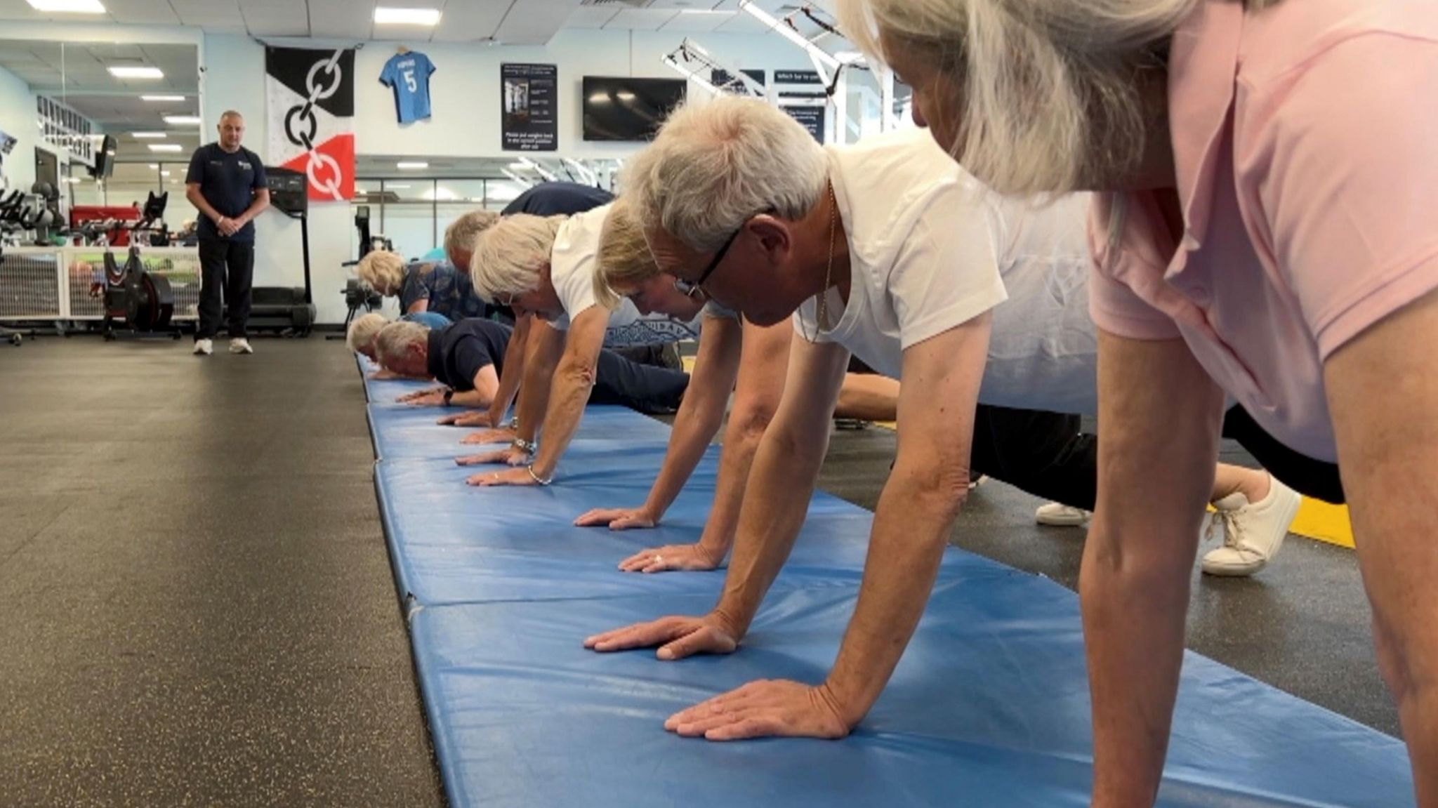 Martial arts used to help older people in Worcester fall safely - BBC News