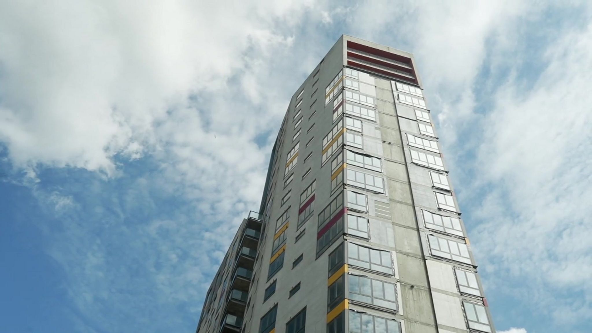 Residents protest over Ipswich tower block 'cladding jail' BBC News