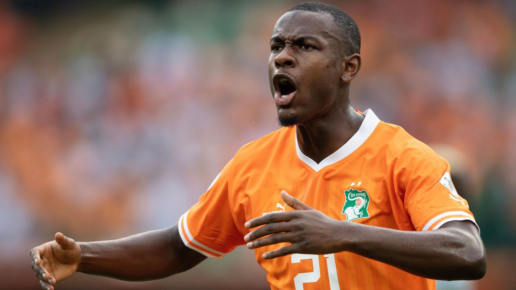 Evan Ndicka in action for Ivory Coast