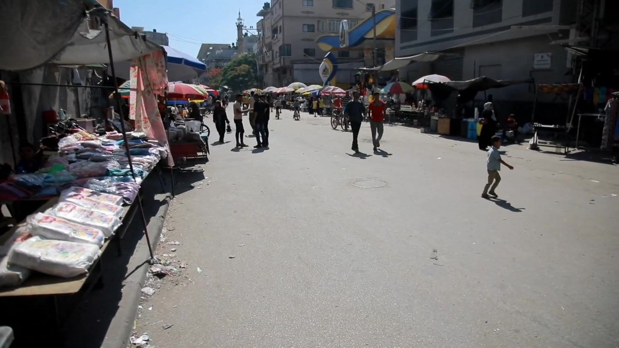 Nearly-empty street in northern Gaza’s al-Tufah district 