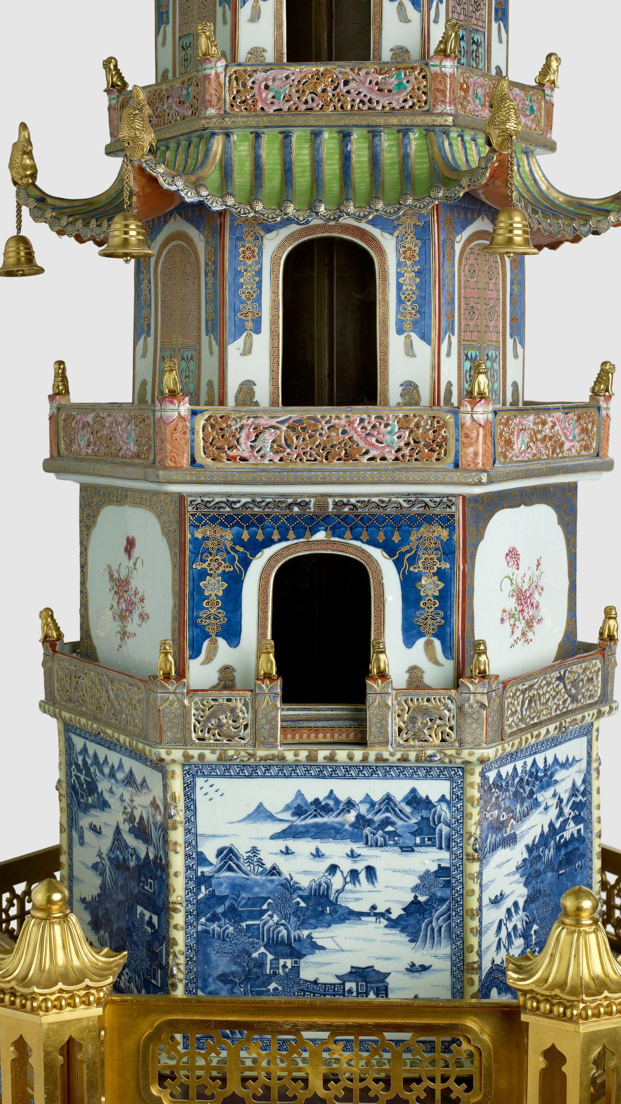 Hexagonal nine-tiered Chinese porcelain pagoda
