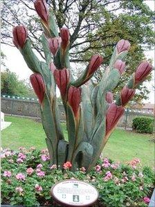 The tulip sculpture