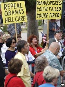 Anti-healthcare protesters in Phoenix, Arizona (22 Oct 2010)